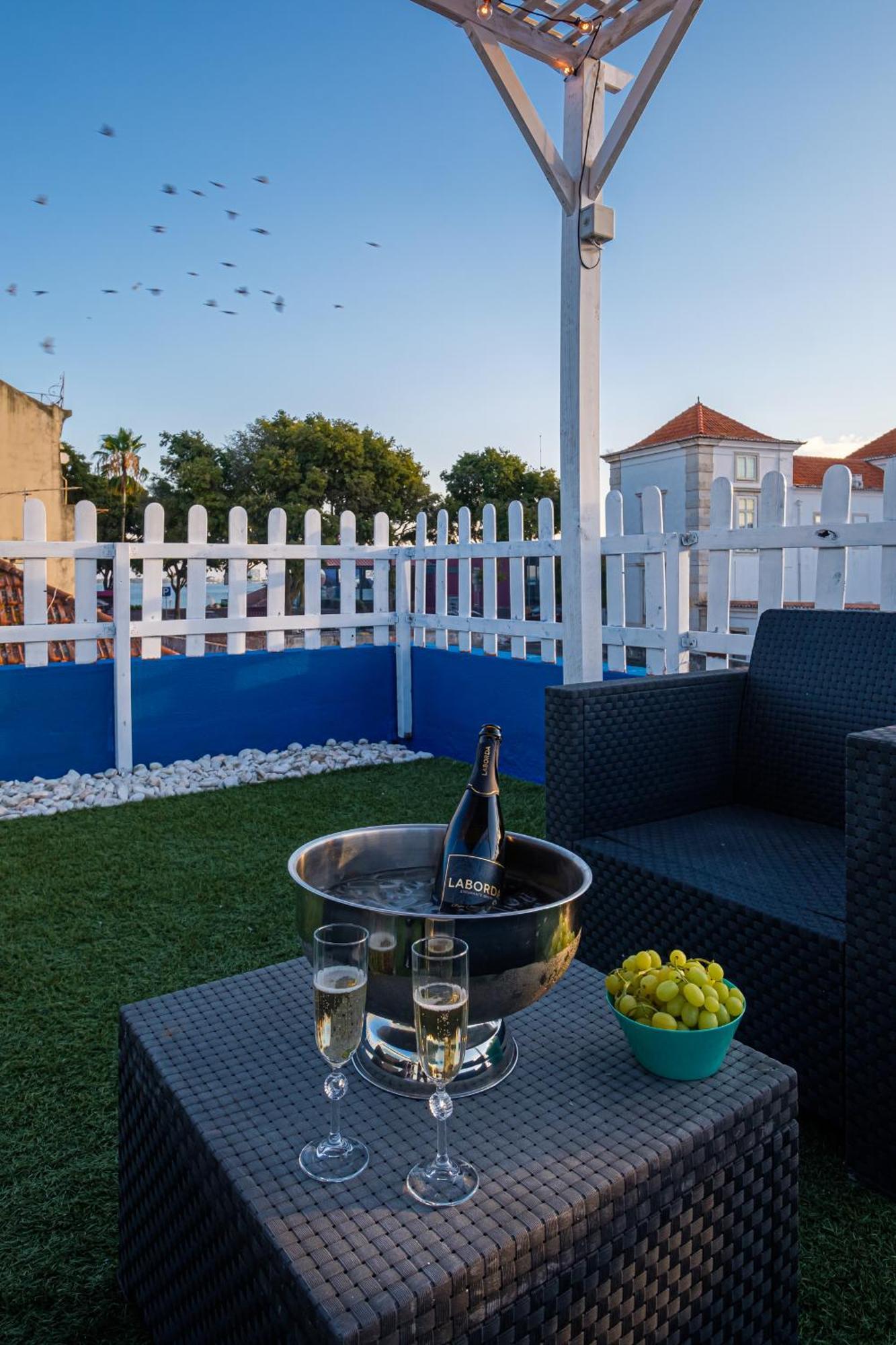 Y Quebedo - Boutique Apartamento Setúbal