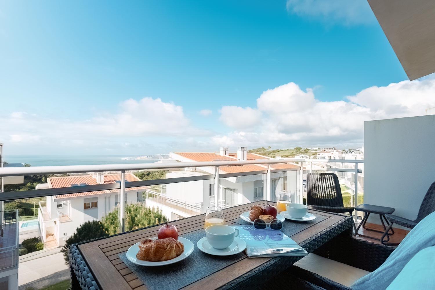 Tradewinds - By Sch Sao Martinho do Porto