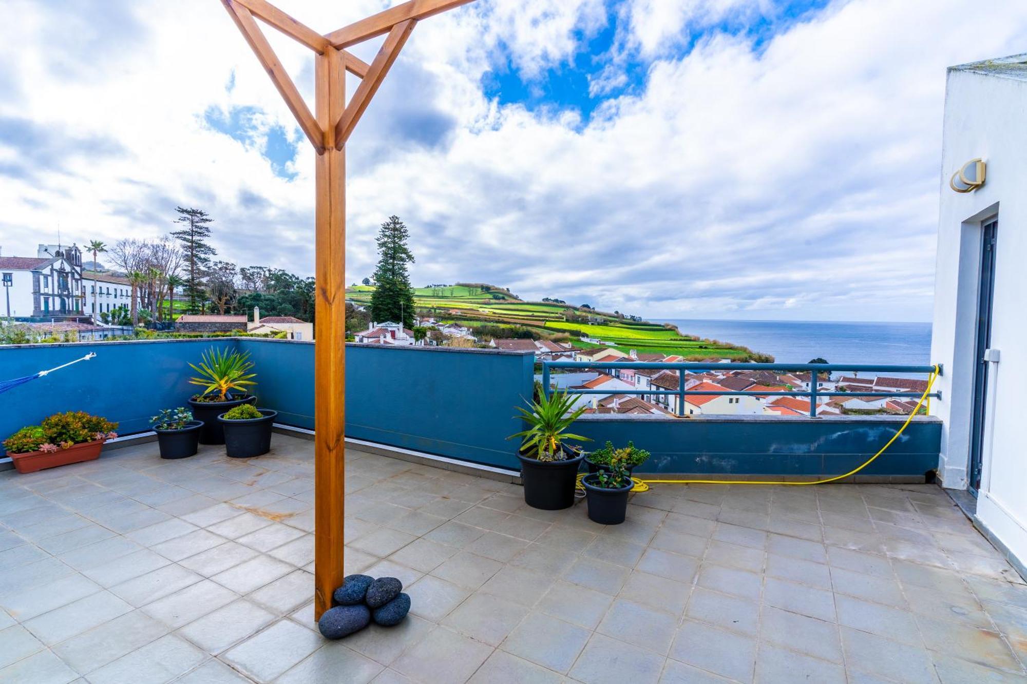 Epicenter Skybar Apartment Lagoa (Azores)