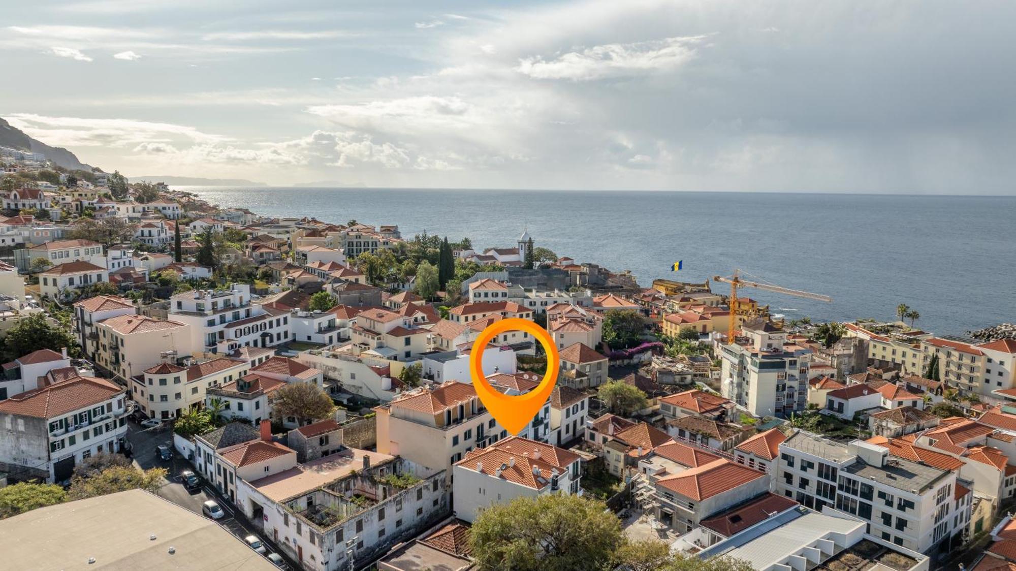 With Stunning Harbor View And Air Conditioning Unit Apartment *