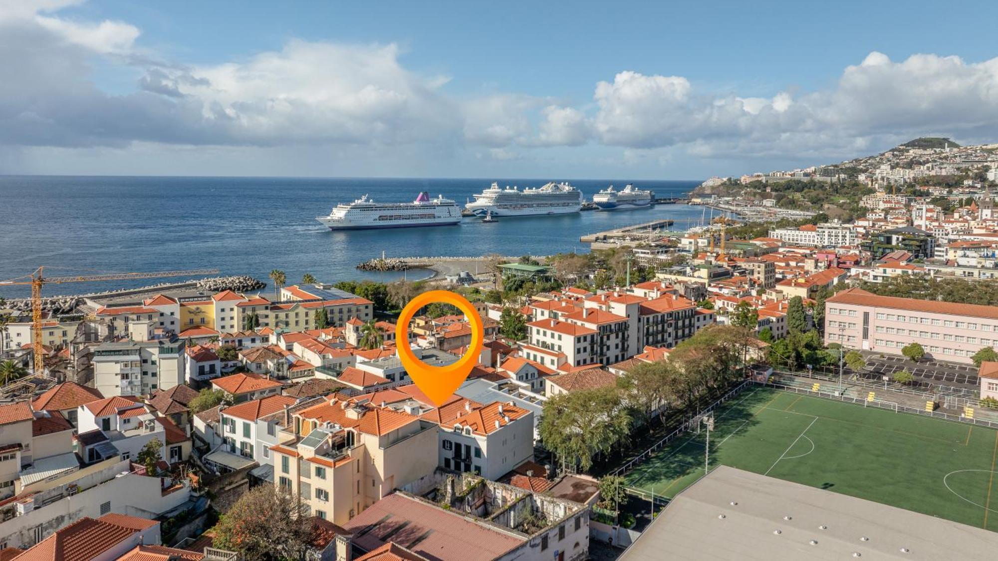With Stunning Harbor View And Air Conditioning Unit * Funchal (Madeira)
