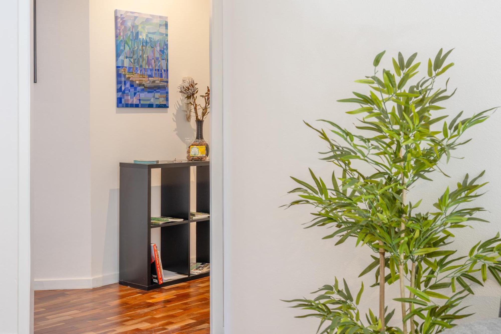 With Stunning Harbor View And Air Conditioning Unit *
