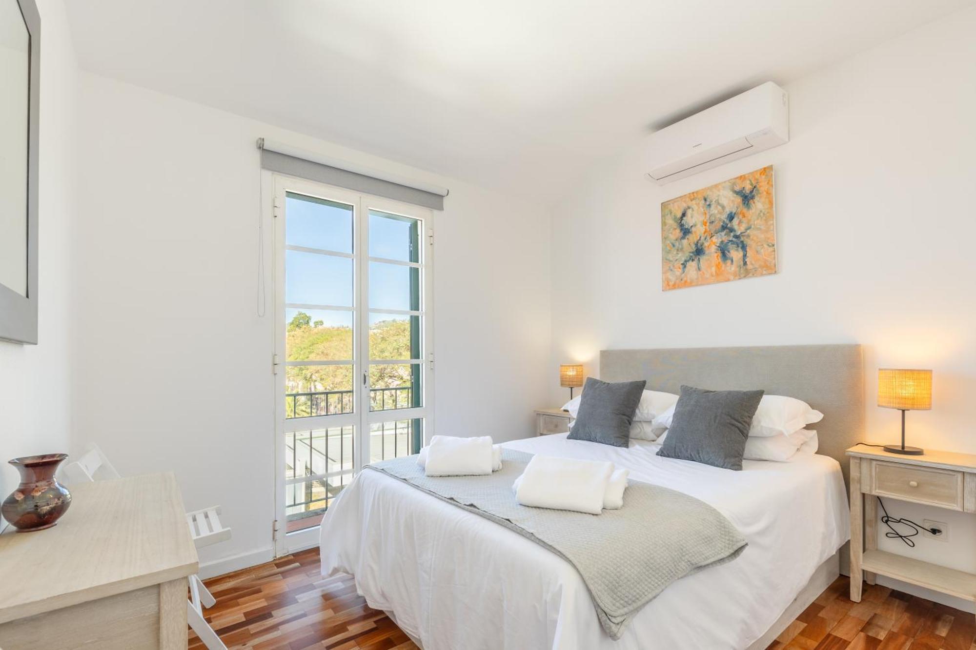 Apartment With Stunning Harbor View And Air Conditioning Unit Funchal (Madeira)