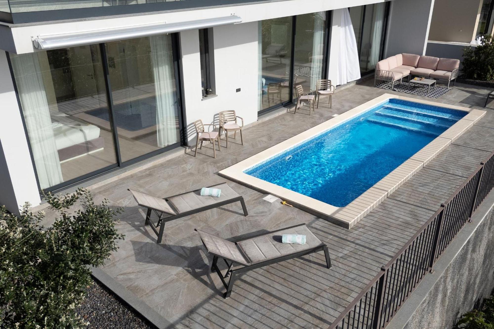 La Perla By Lovelystay Villa *