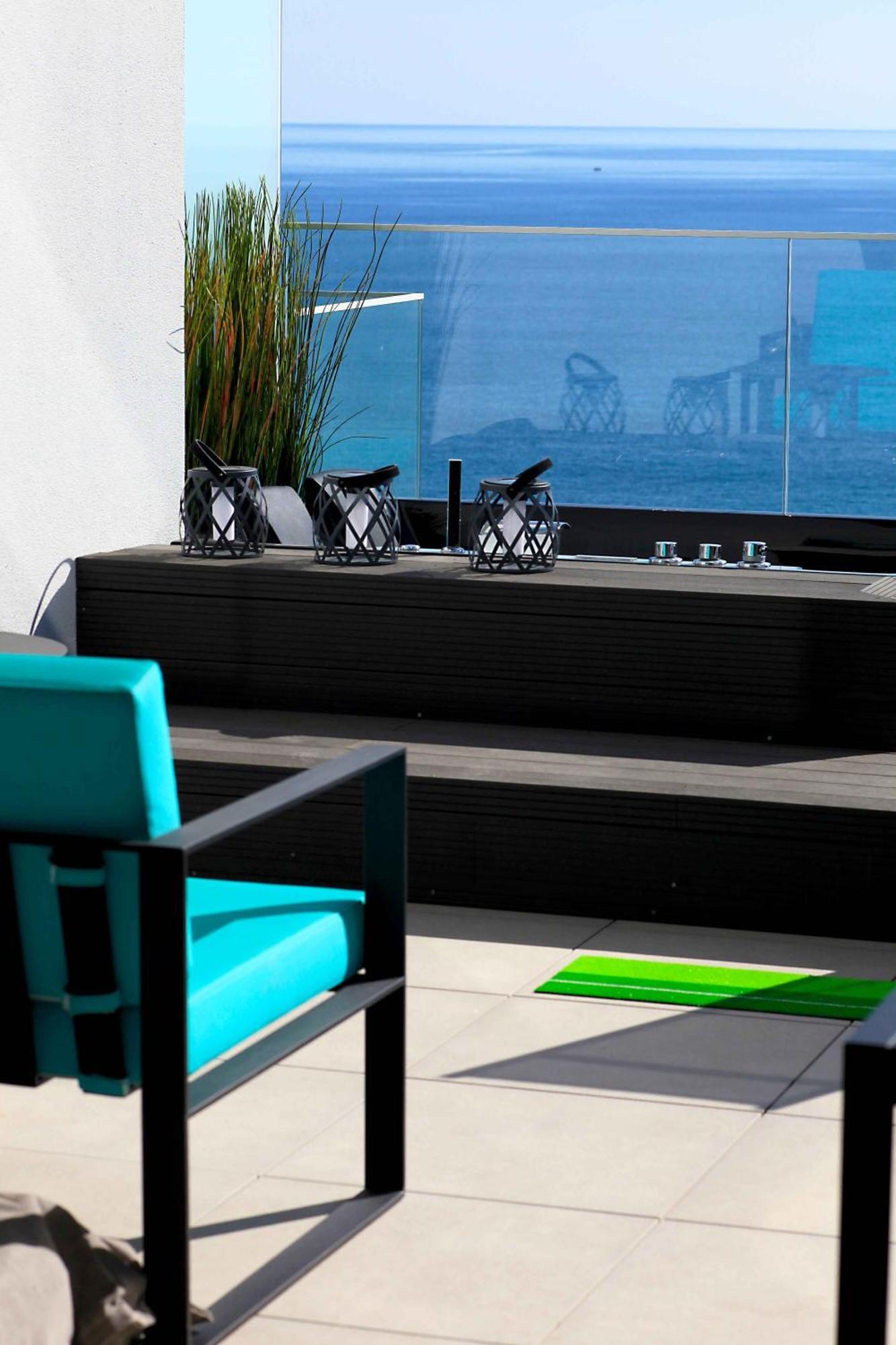 Feel So Good With Sea View & Jacuzzi Apartment