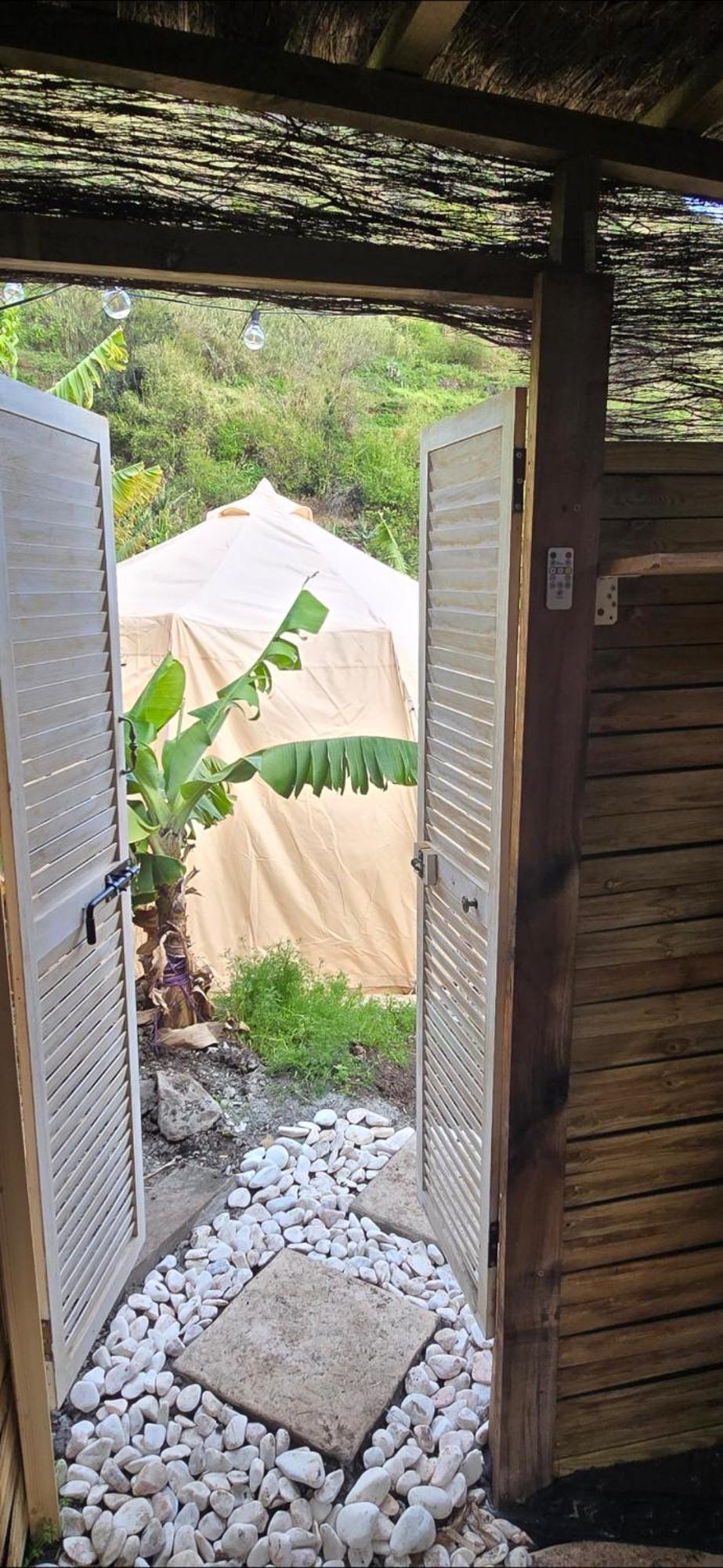 Luxury tent Romantic Glamping Bell Tent With Private Unique Bathroom *