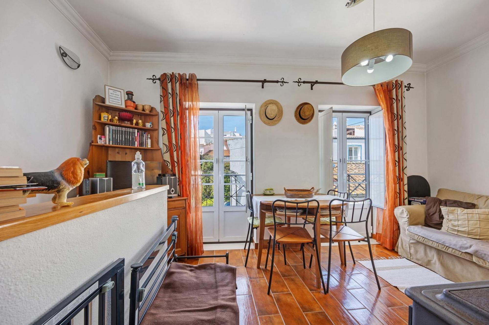 - A Casa Dos Avos