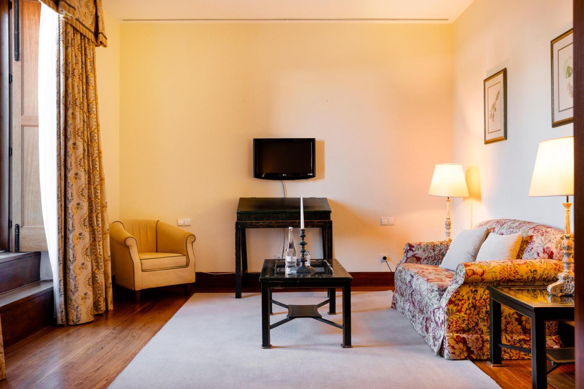 Hotel Convento De Vicosa 4*