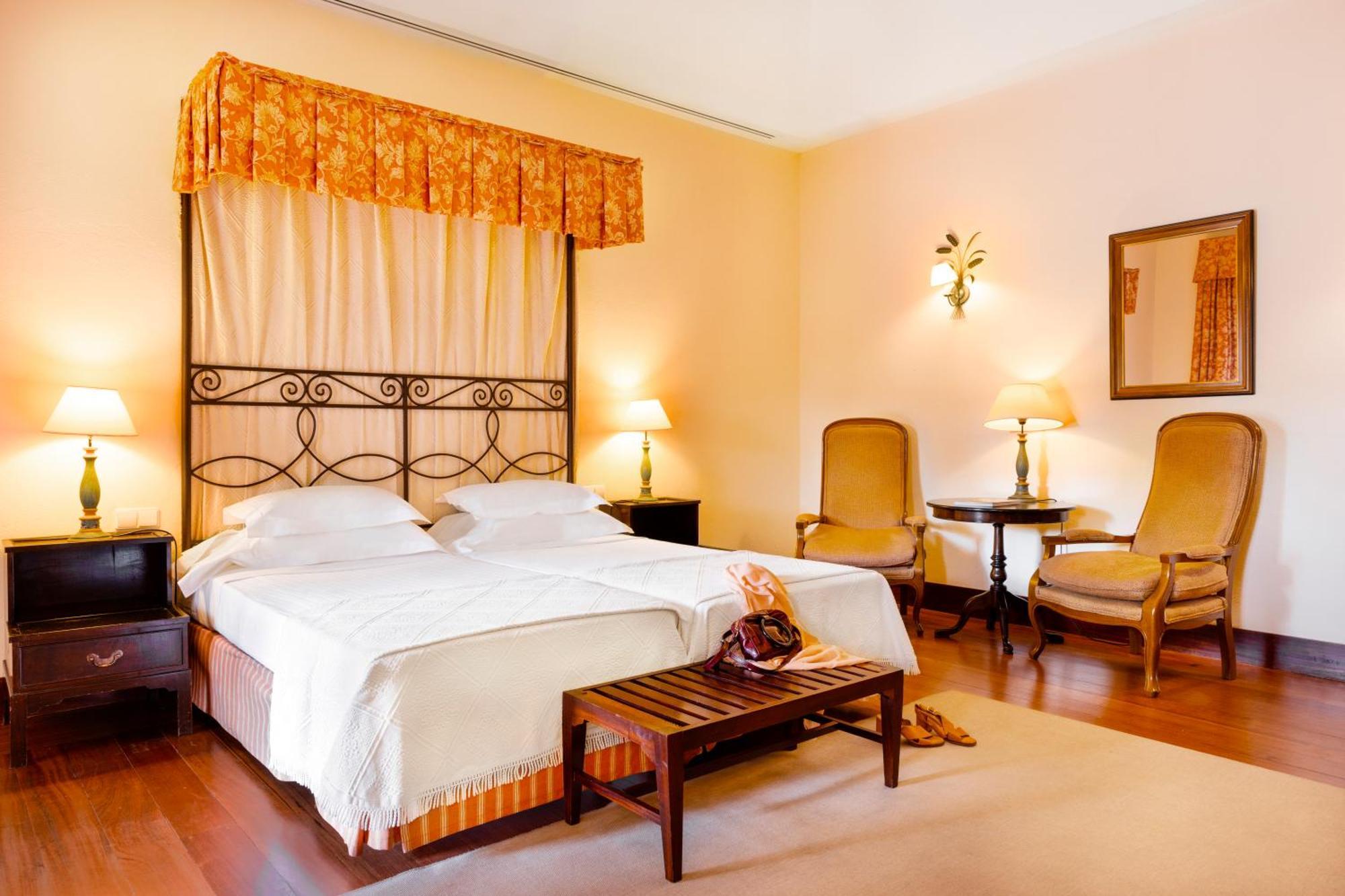 Hotel Convento De Vicosa 4*