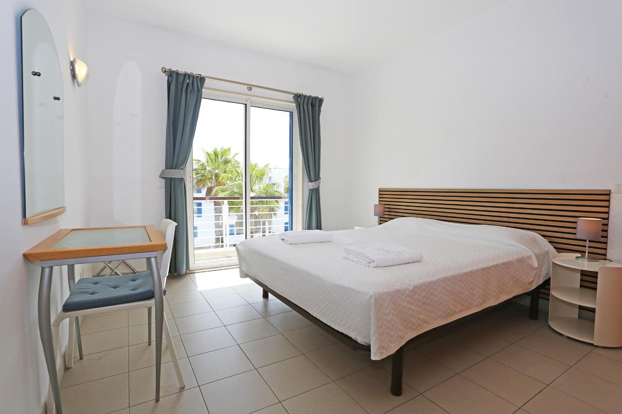 Appartement B06 - Top-floor Marina Club 2 Bed Apartment. Lagos