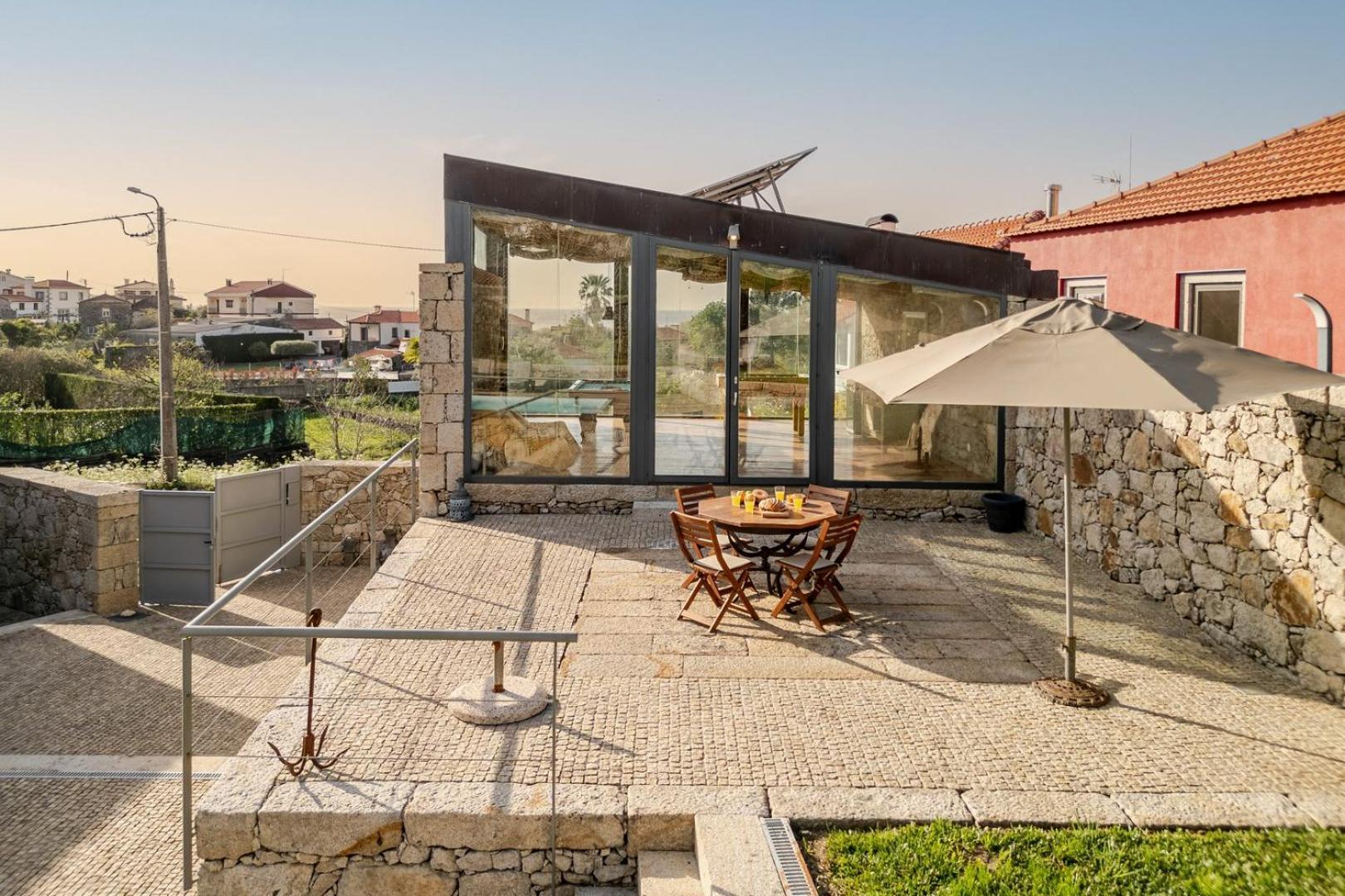 Guest house Stone By The Sea - Mountain & Retreat W/pool Viana do Castelo