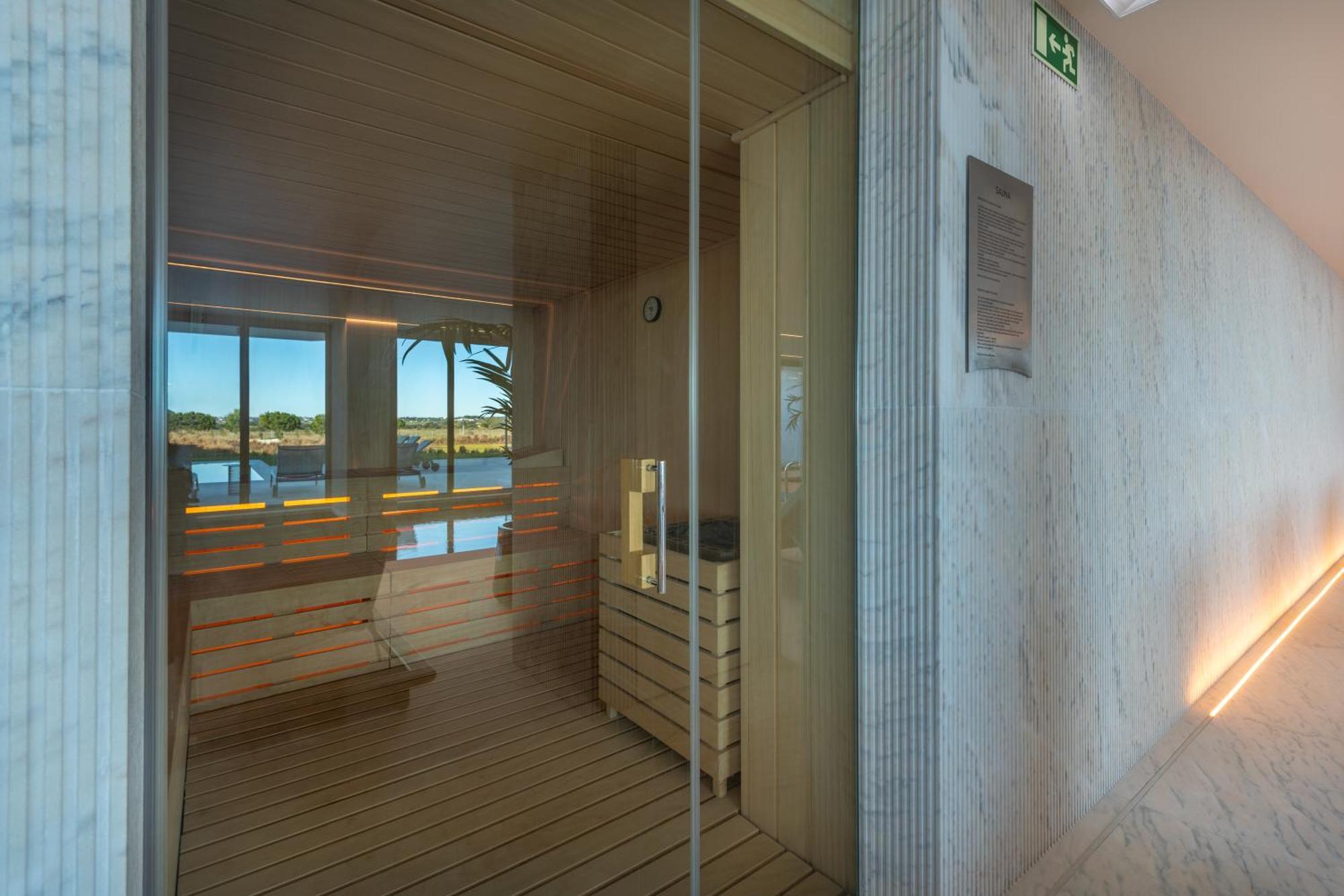 Bayline - Heated Indoor Swimming Pool - - By Bedzy