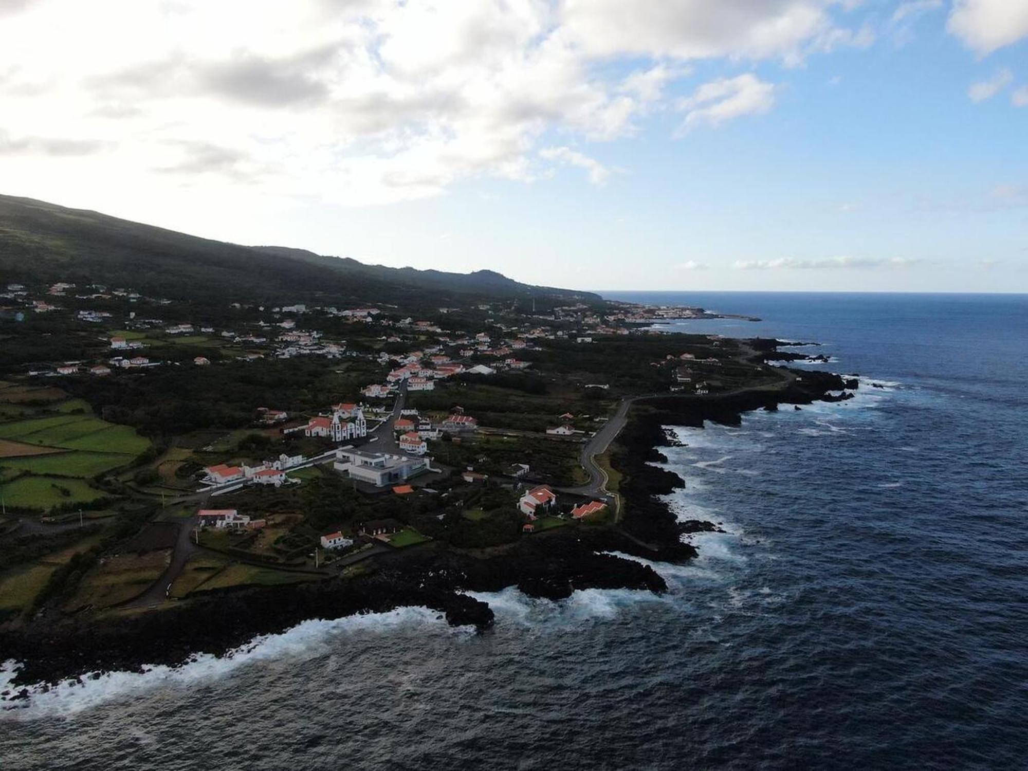 In Guest - Double With Sea View - In Azores * Sao Roque do Pico