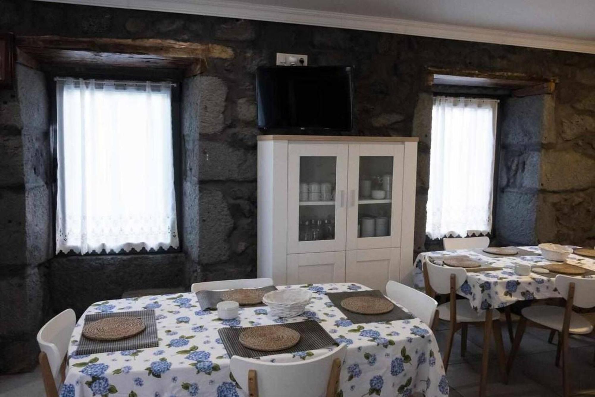 Amazing Quadruple With Sea View In Sao Roque do Pico