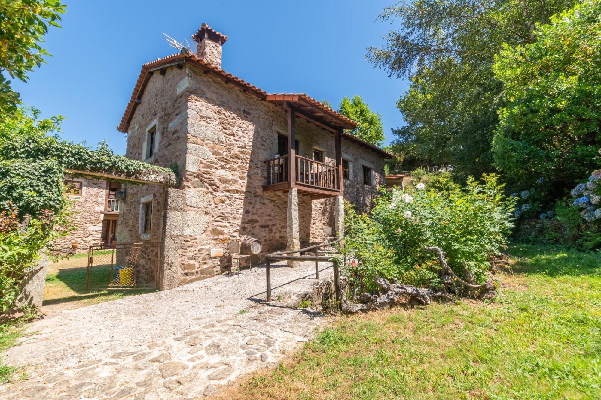 Agrofarm With Animals - Qta Entre Sebes Country house