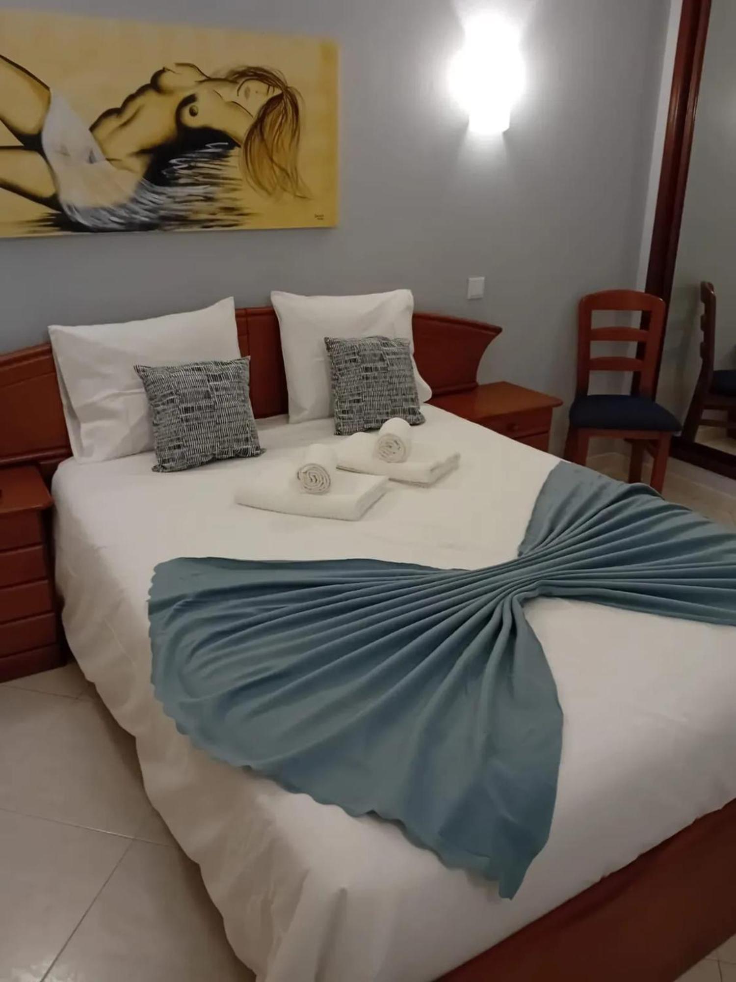 Apartment Oasis: Spacious With Shared Pool