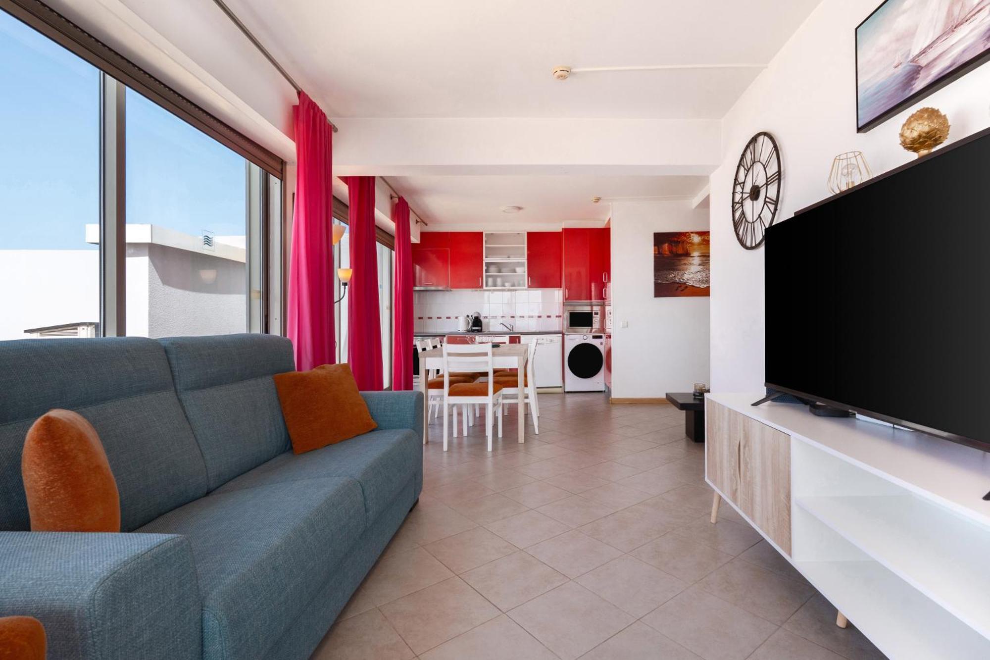 Apartment Spectacular 2 Bed Apartment, Huge Terrace And Sea View