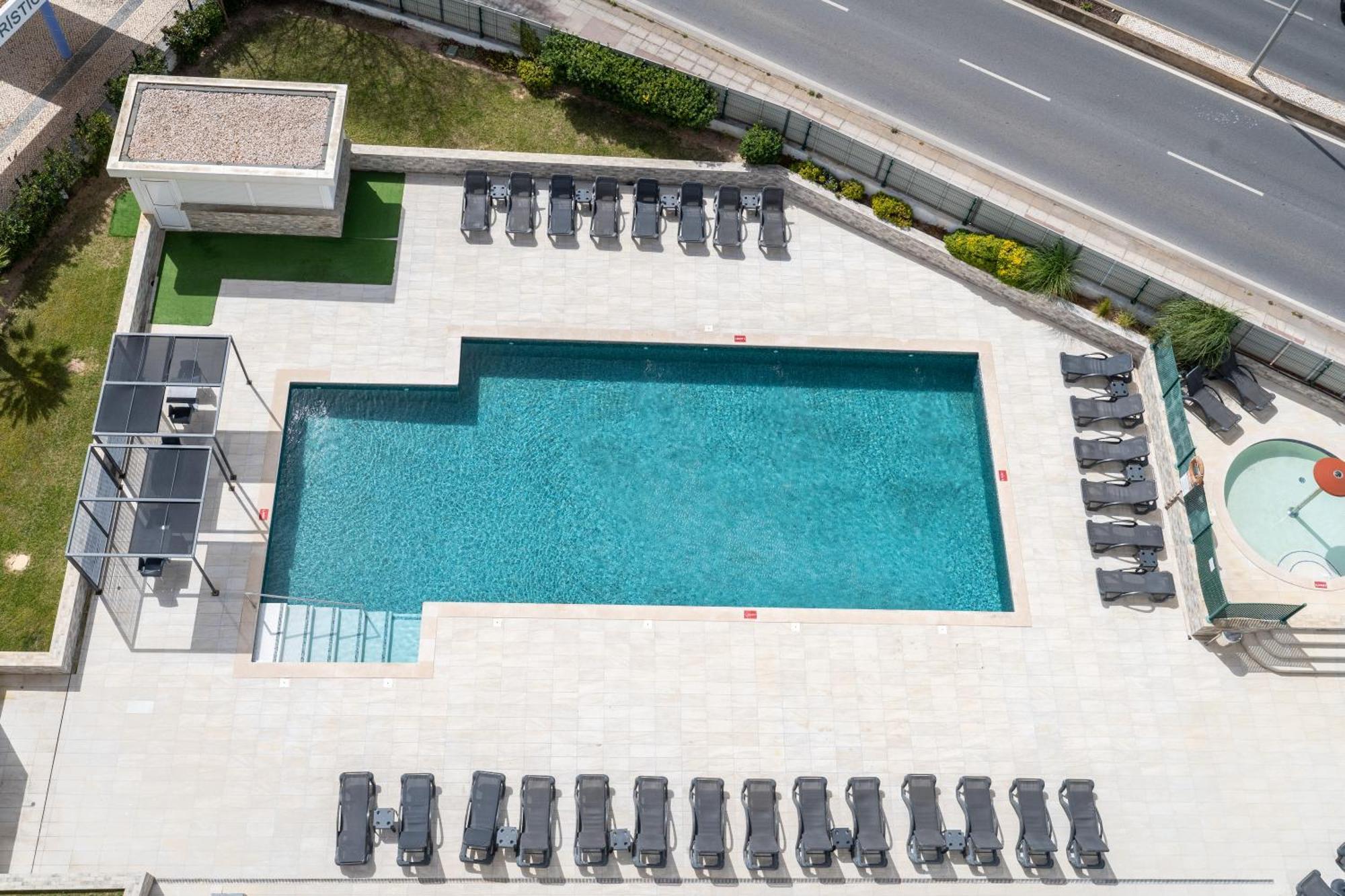 Spectacular 2 Bed Apartment, Huge Terrace And Sea View Portimao