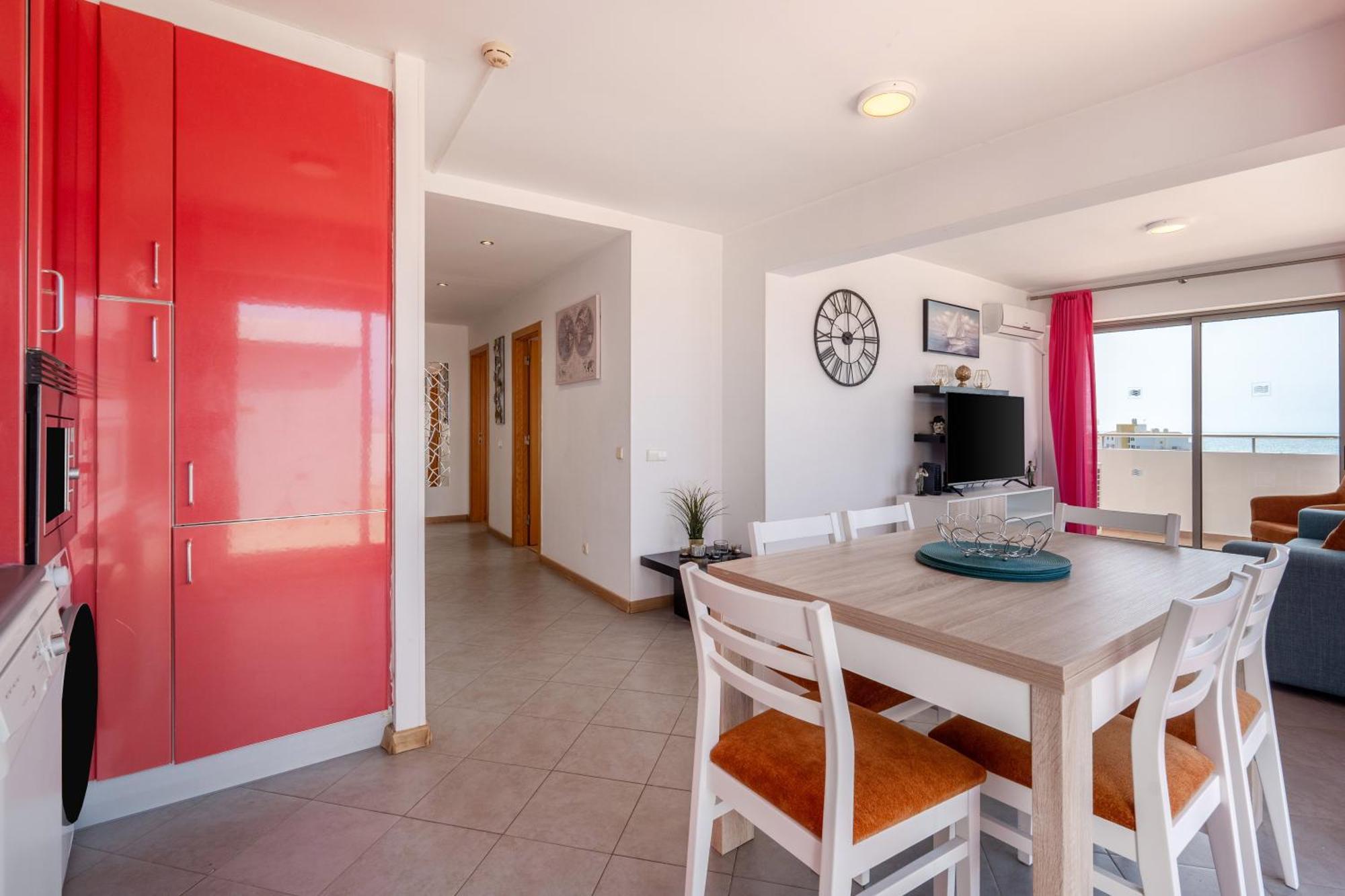 Spectacular 2 Bed Apartment, Huge Terrace And Sea View *