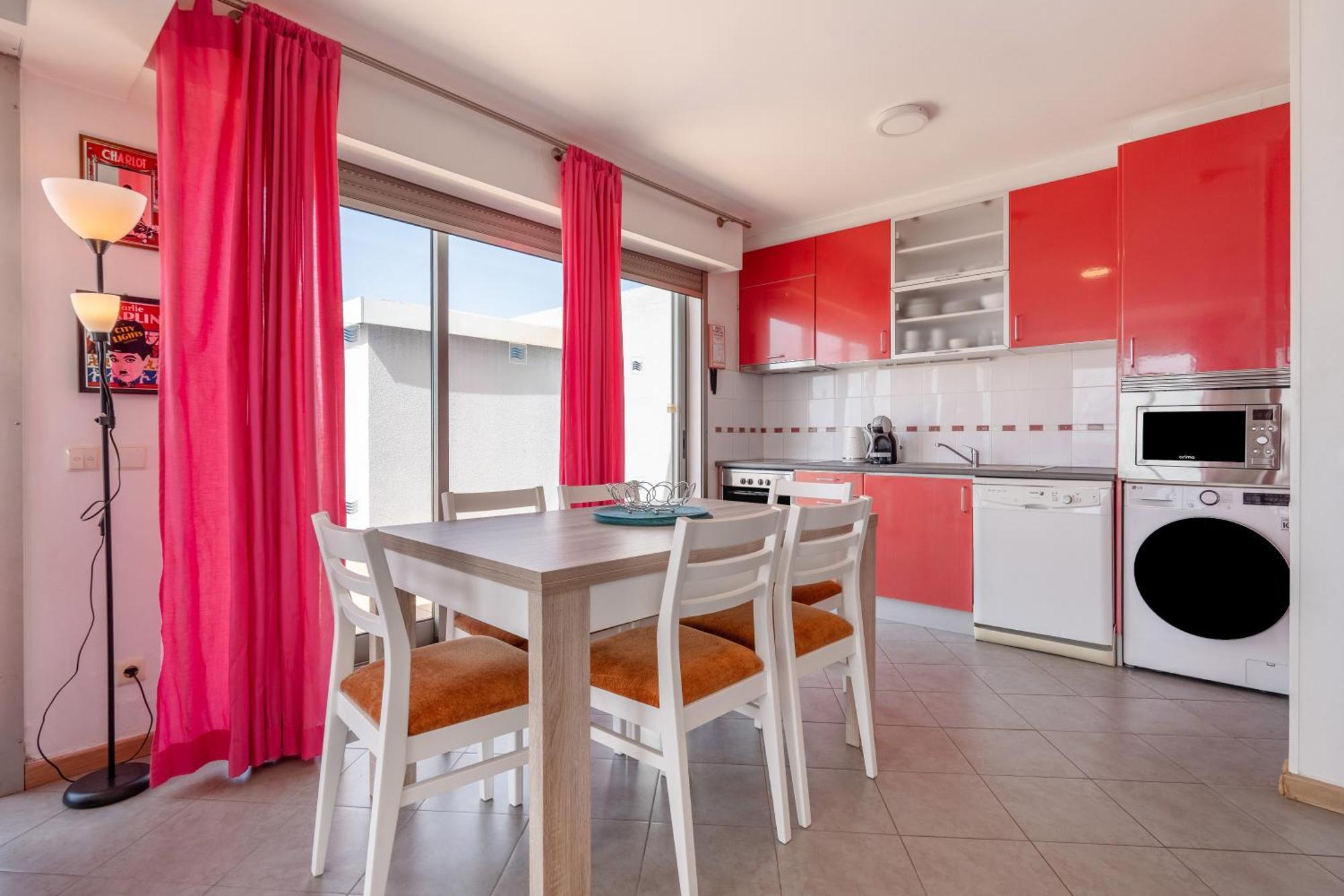Apartment Spectacular 2 Bed Apartment, Huge Terrace And Sea View *