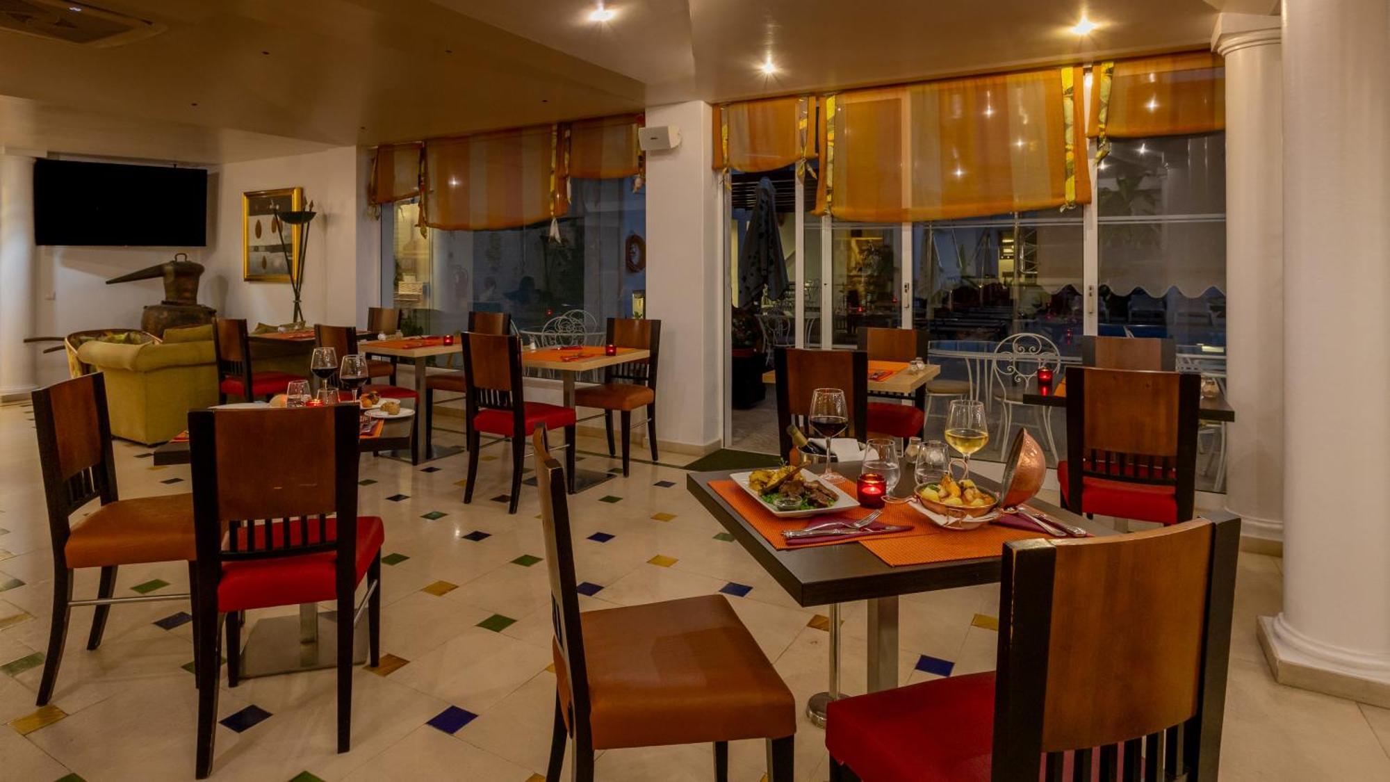 Do Cerro Hotel 4*