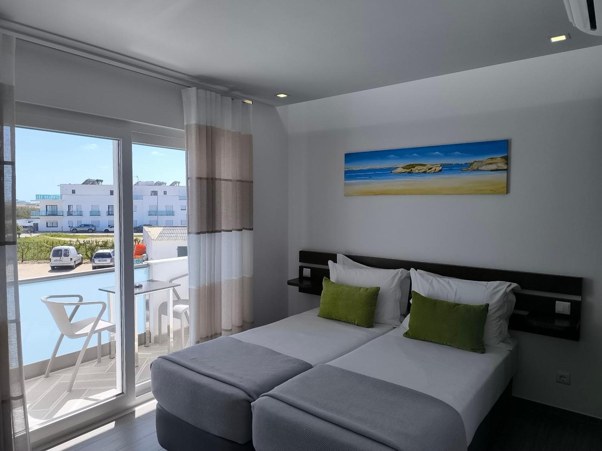 4 Surf Guest house Baleal