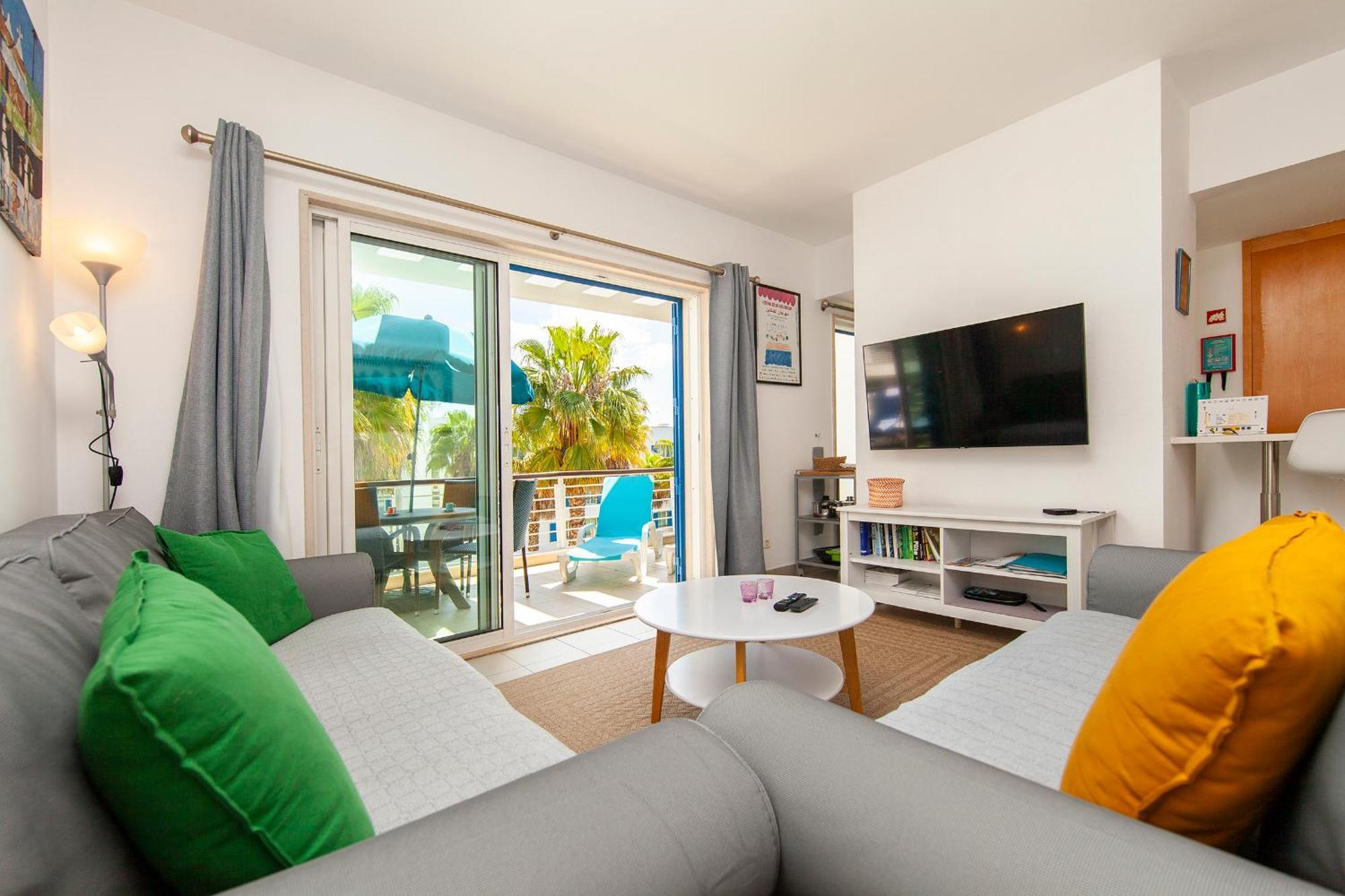 Apartment B06 - Top-floor Marina 2 Bed *