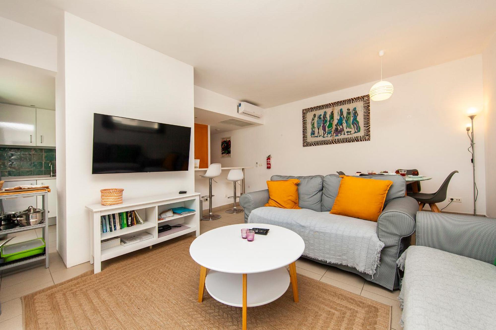 B06 - Top-floor Marina 2 Bed * Lagos