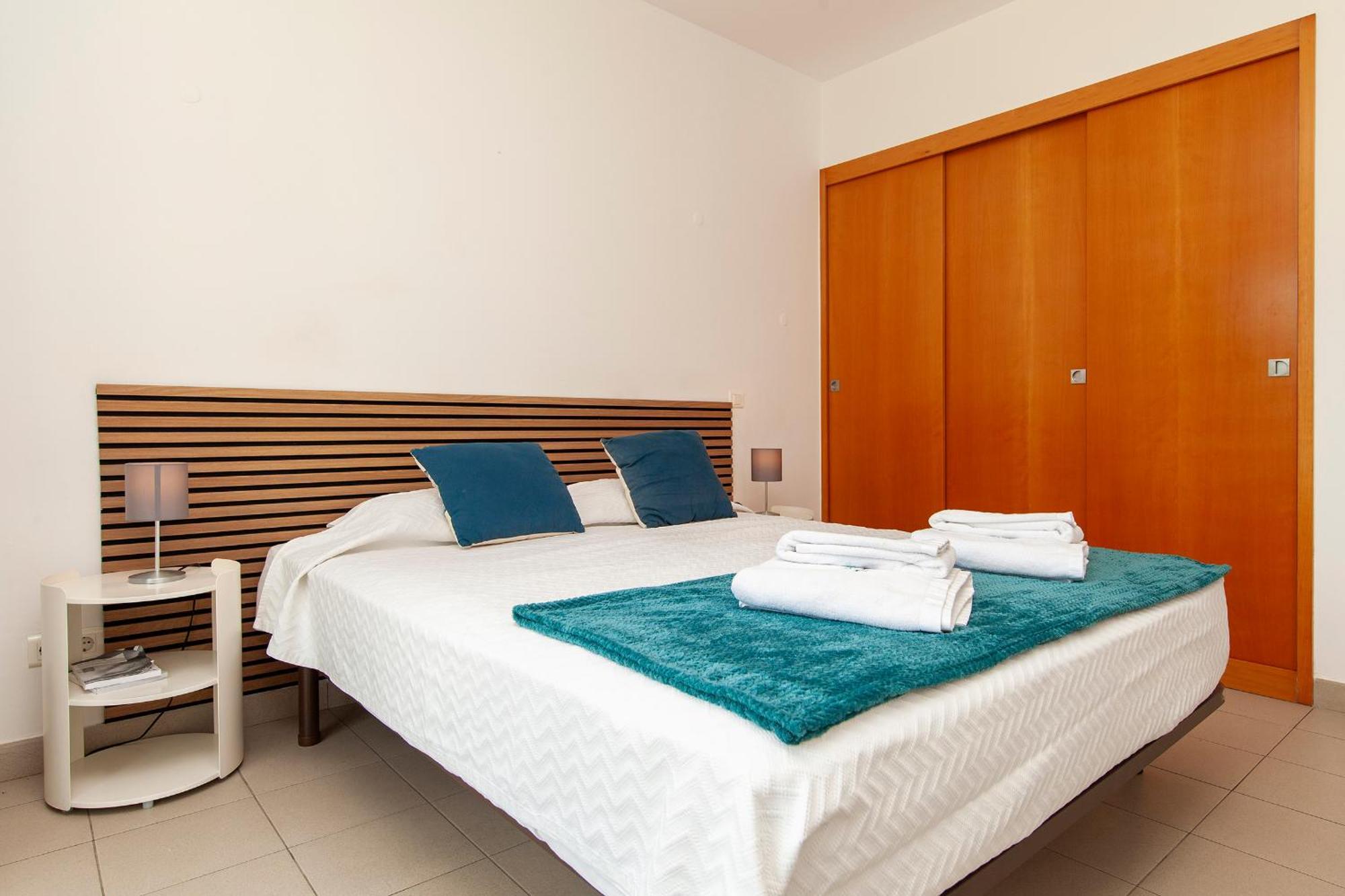 Apartment B06 - Top-floor Marina 2 Bed *