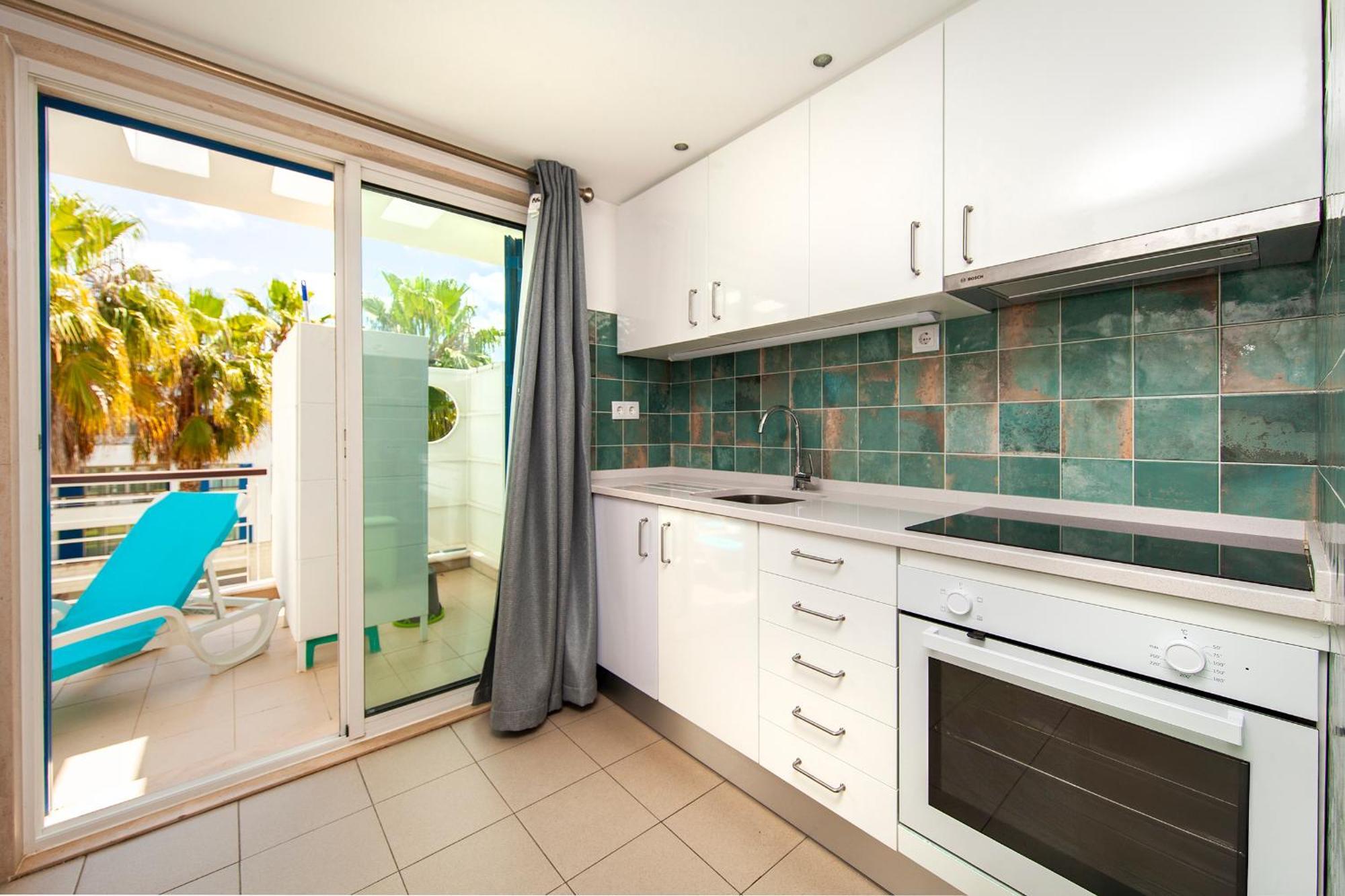 Apartment B06 - Top-floor Marina 2 Bed Lagos