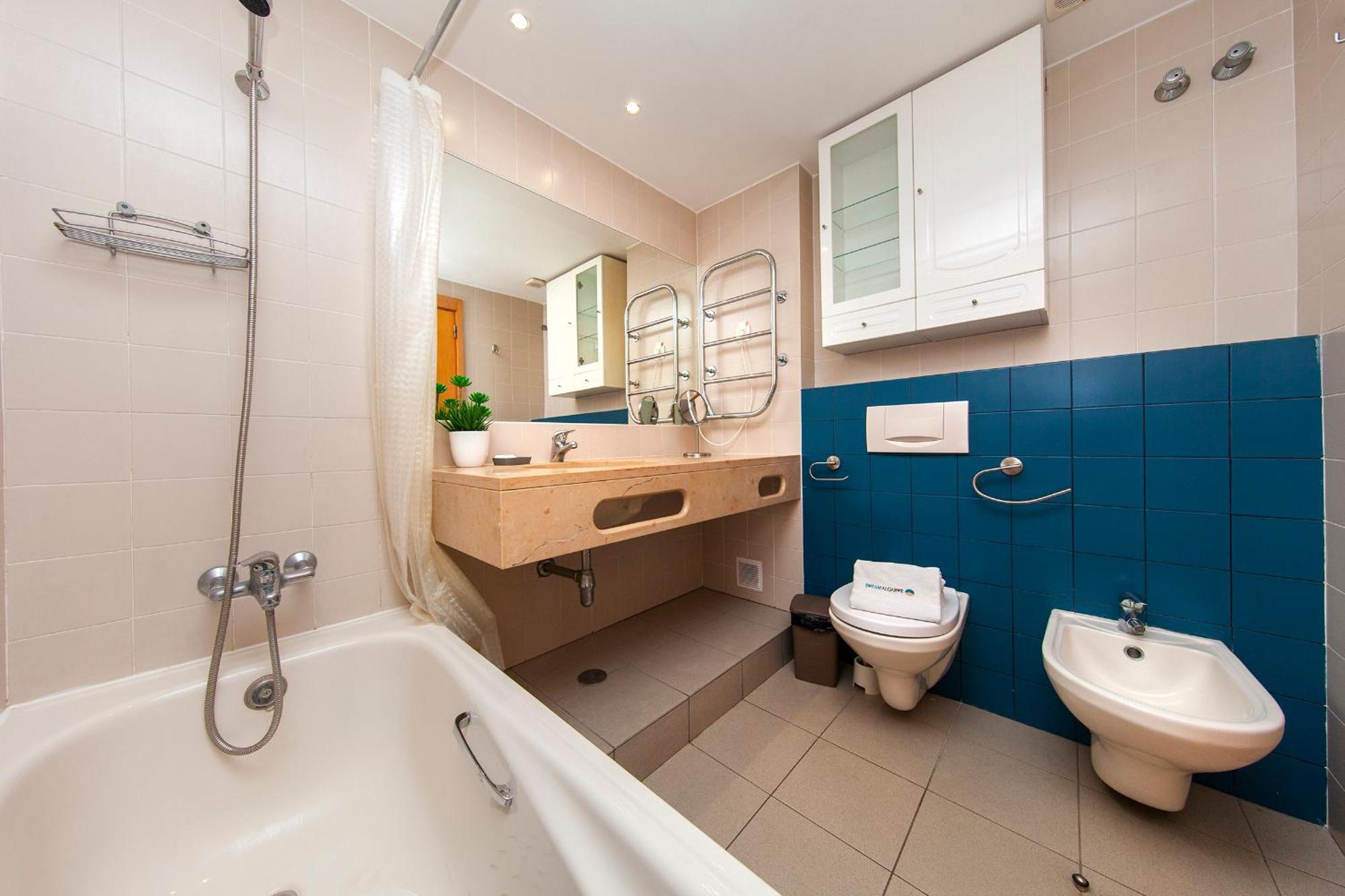 Appartement B06 - Top-floor Marina Club 2 Bed Apartment. *