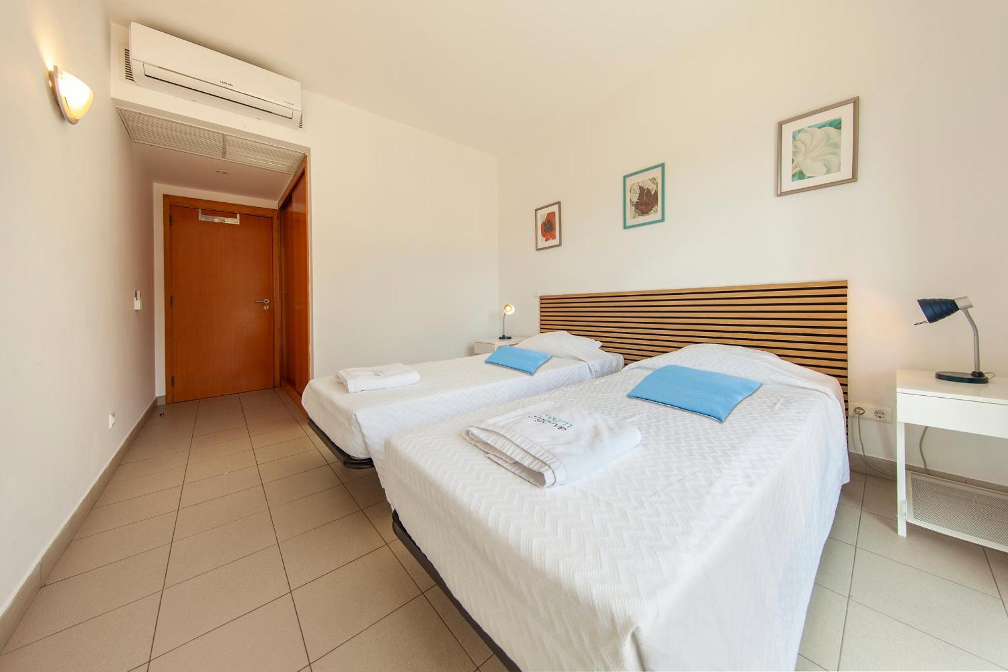 B06 - Top-floor Marina 2 Bed Lagos