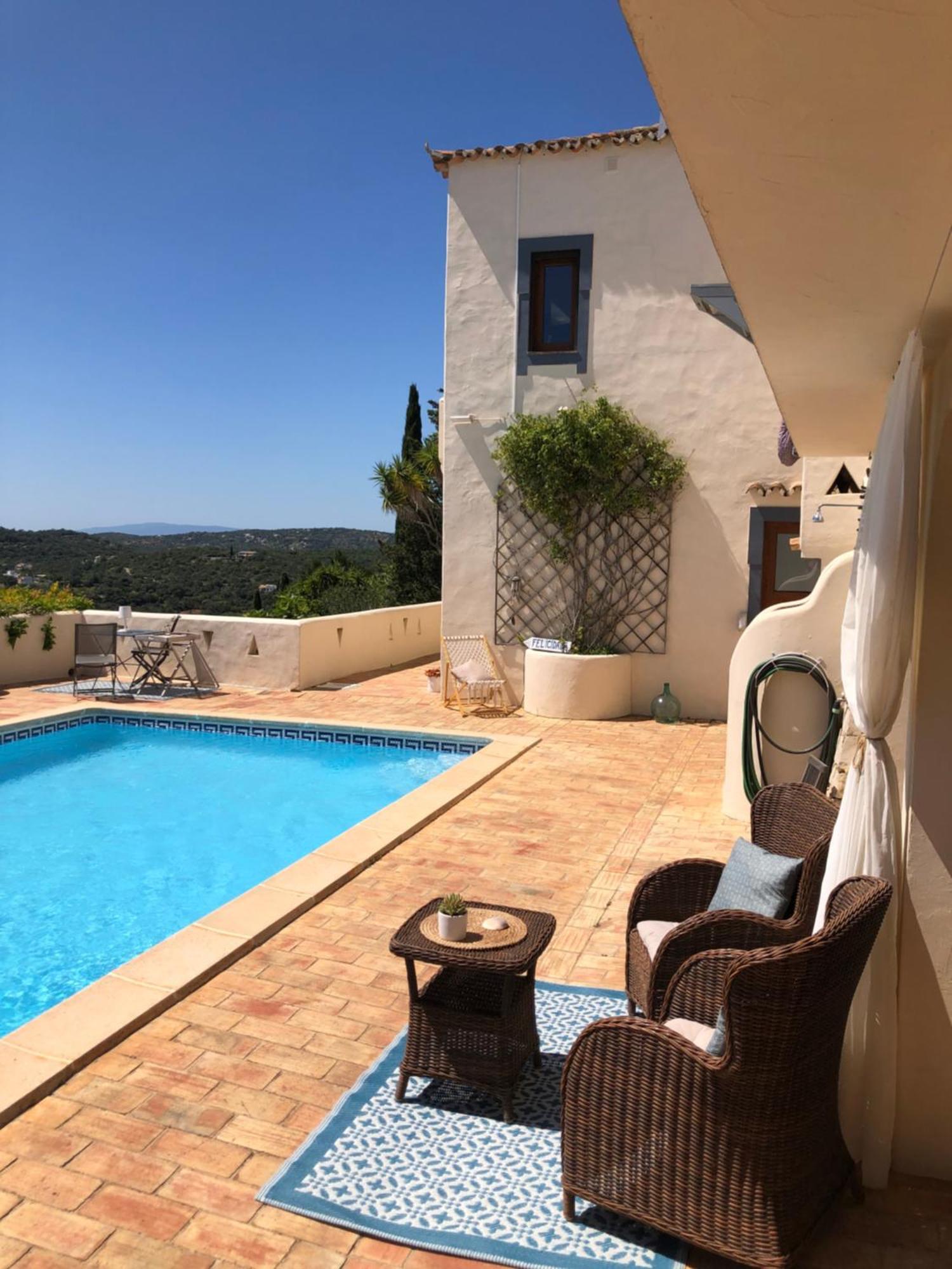 Felicidade Bed & Breakfast Loule