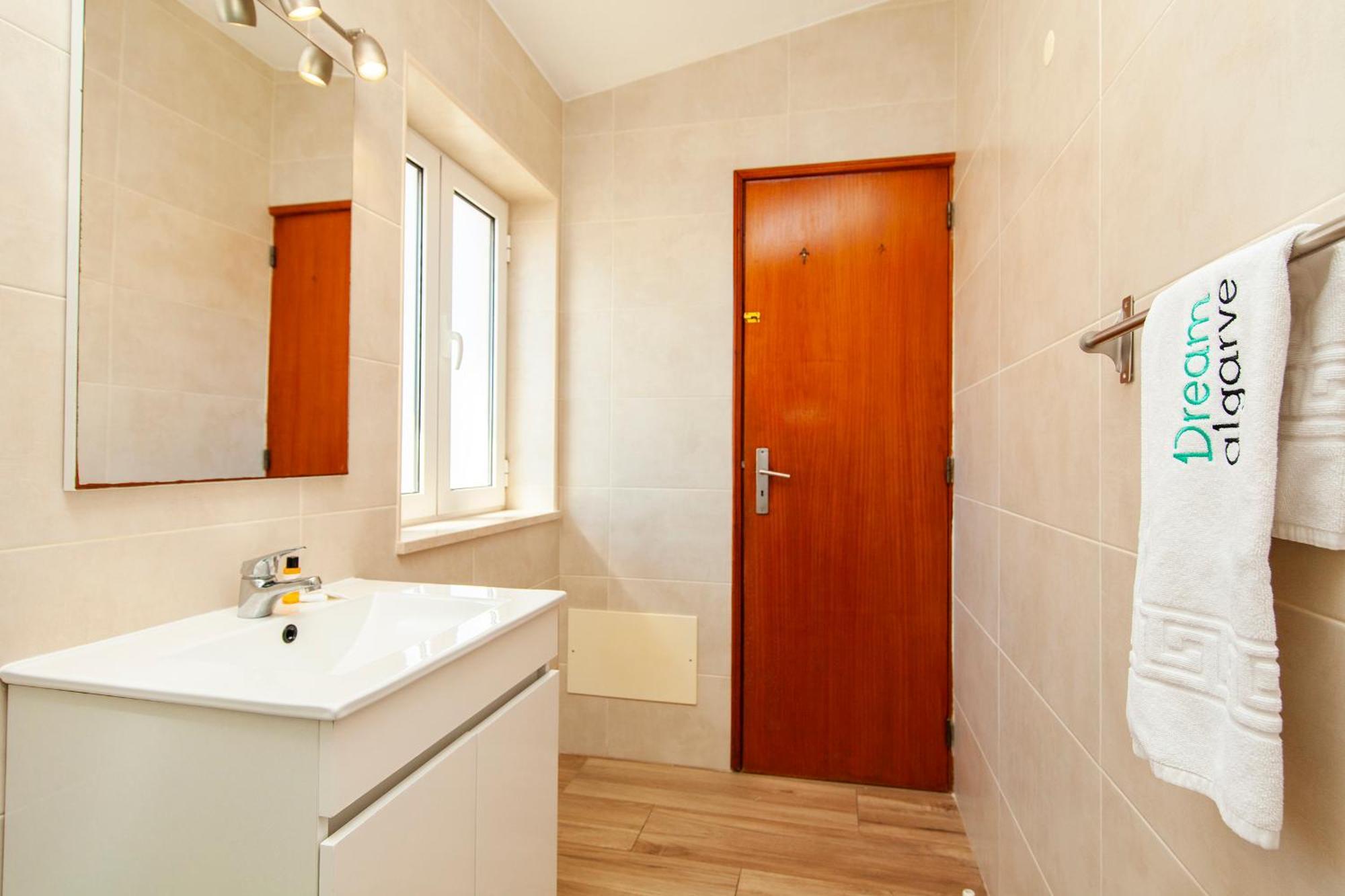 Apartamento A38 - Rising Sun Top-floor Flat