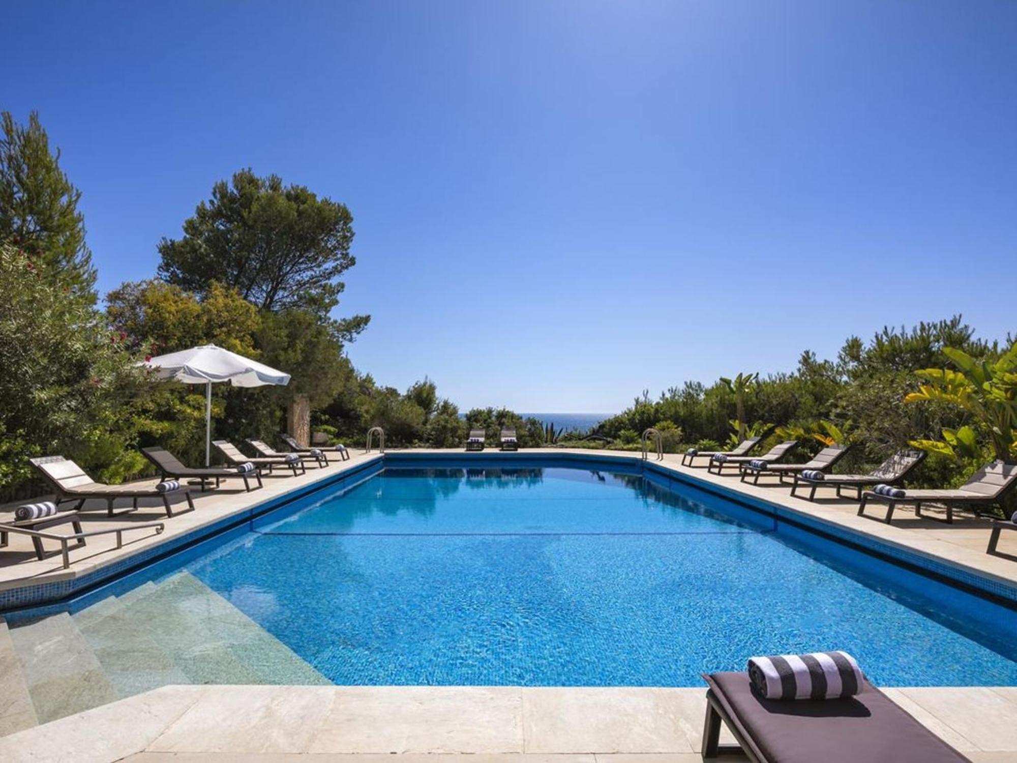 Stunning Oceanview Algarve Villa 9 Bedrooms Villa Quinta Marinha Amazing Location Overlooking Sea Huge Pool Benagil