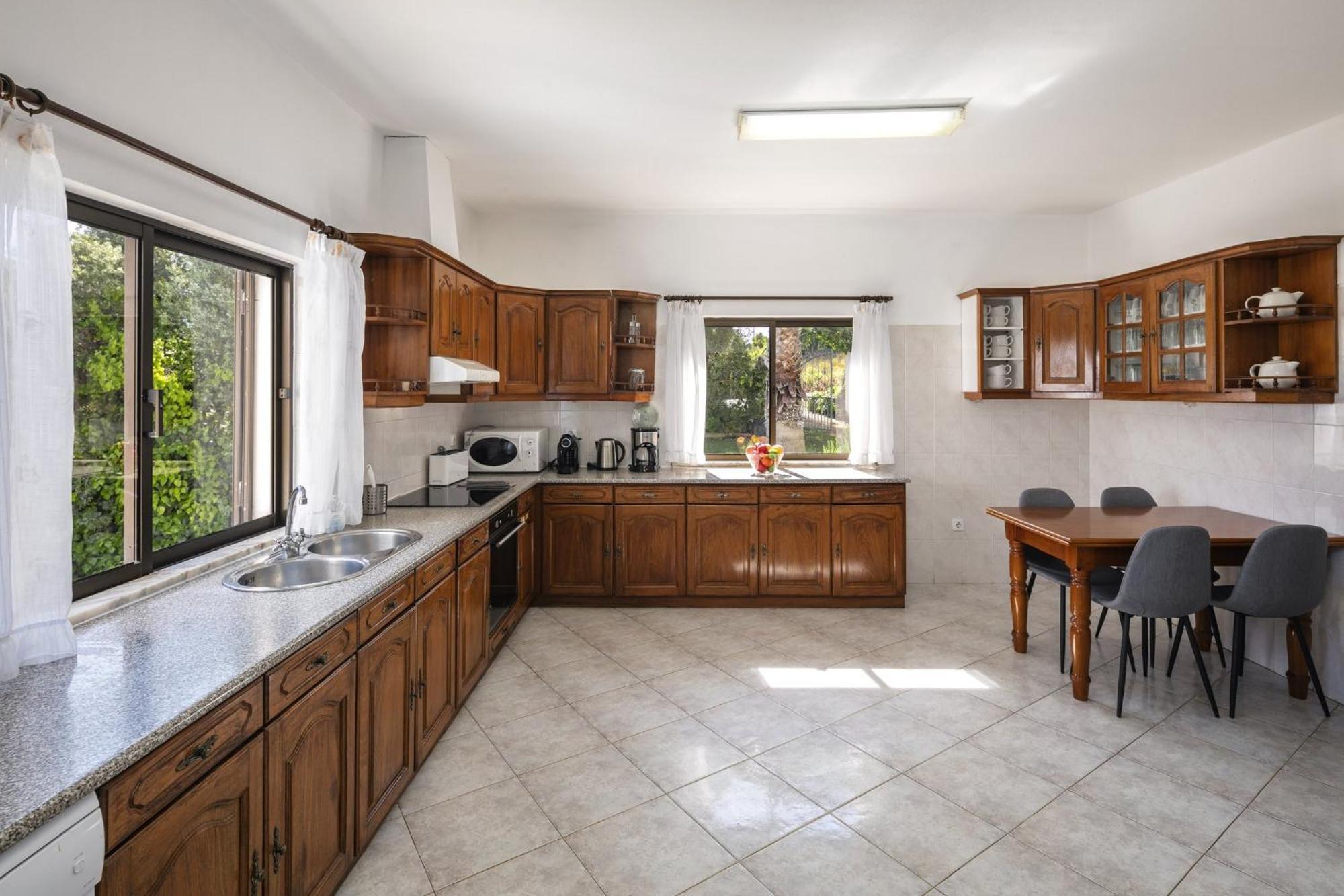 Charming Algarve Quinta Luz 9 Bedrooms Large Pool Snooker Table Silves
