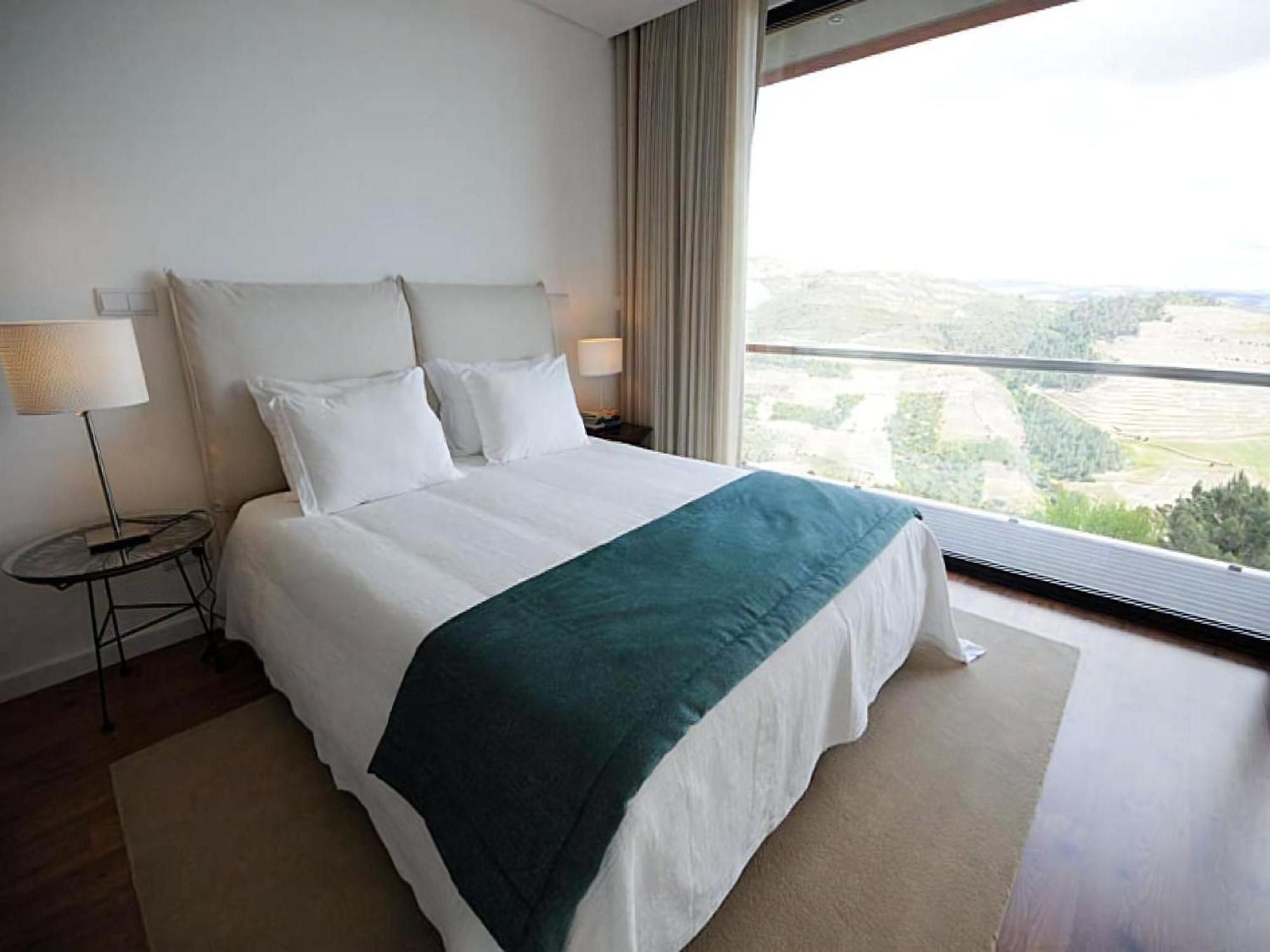 Outstanding Pinhao Villa 4 Bedrooms Villa Gouva Pool Table Stunning Valley Views Villa