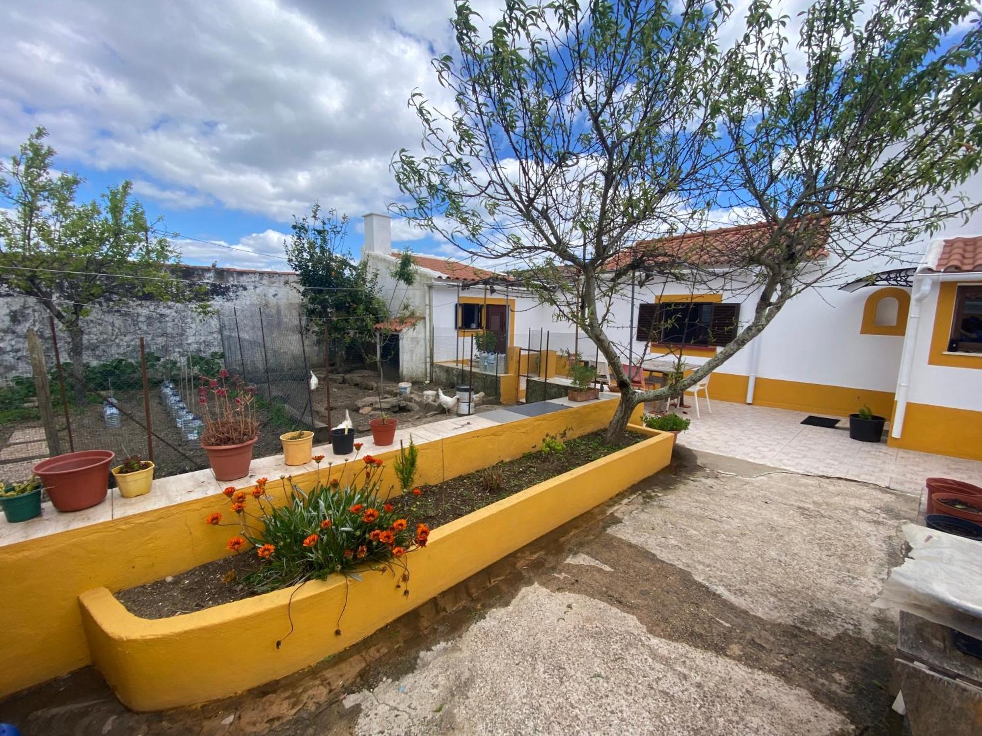 Country house Comfortable In The Hills Of Serra Do Caldeirao Almodovar