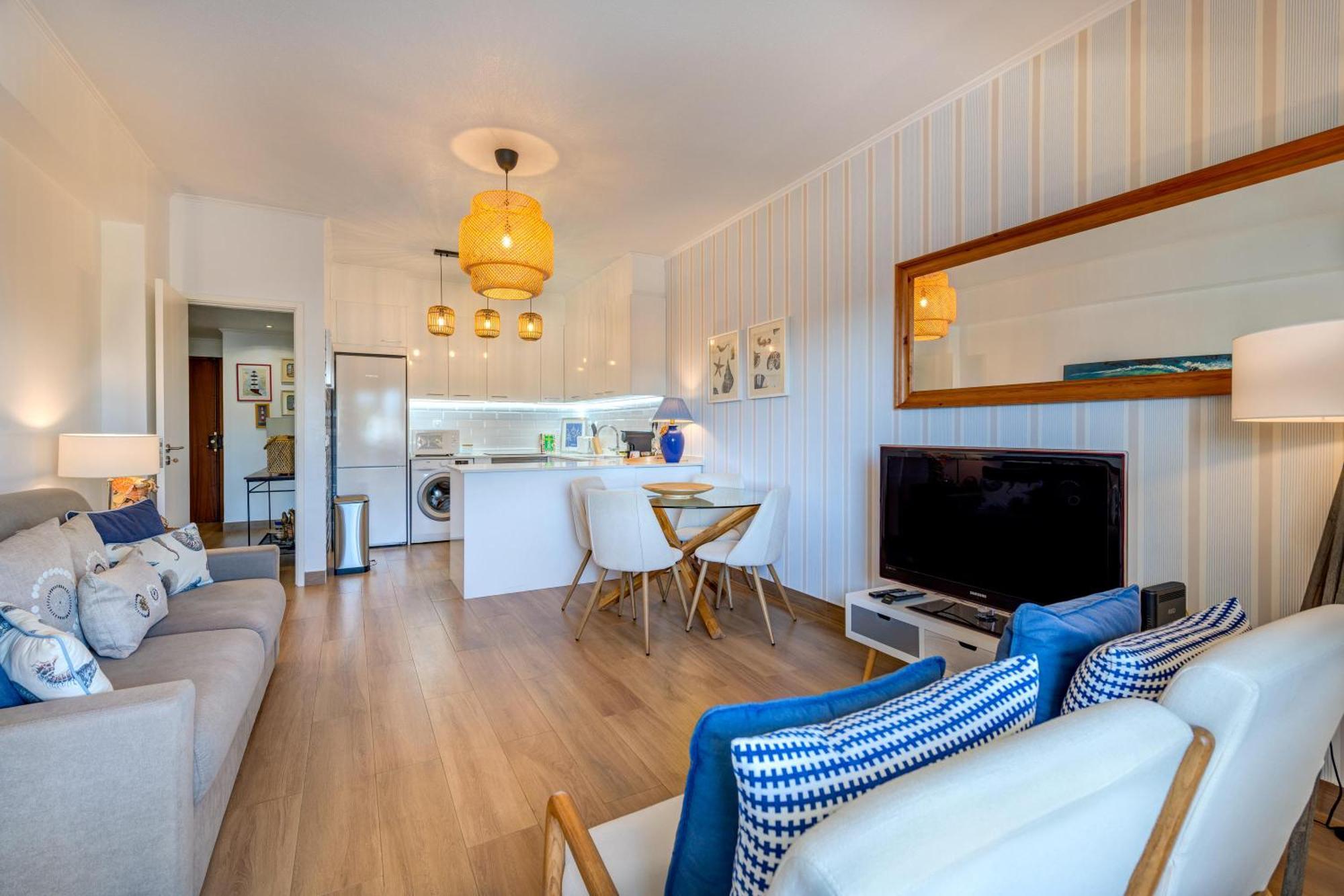Gomes -free Airco, Wiffi & Swimming Pool- By Bedzy Apartment *