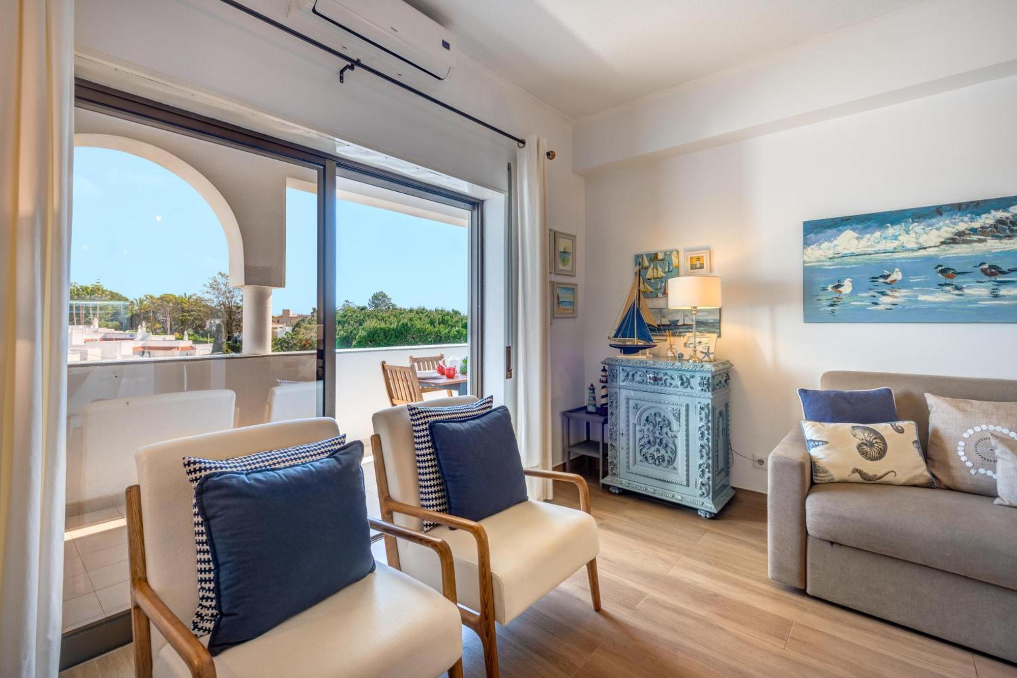 Gomes -free Airco, Wiffi & Swimming Pool- By Bedzy Apartment *