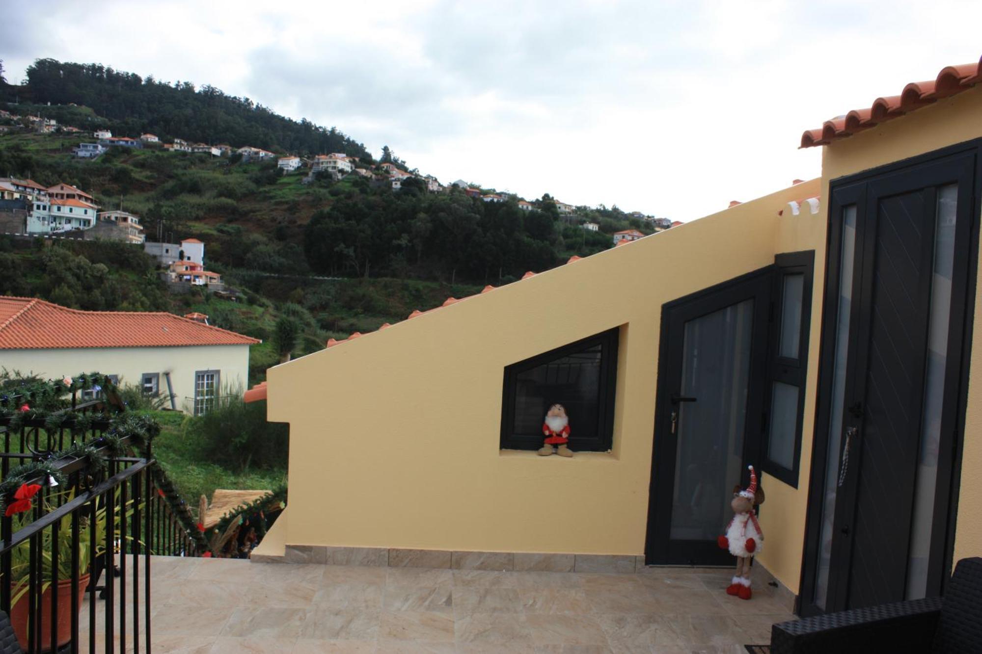 Casinha Gomes Holiday home *