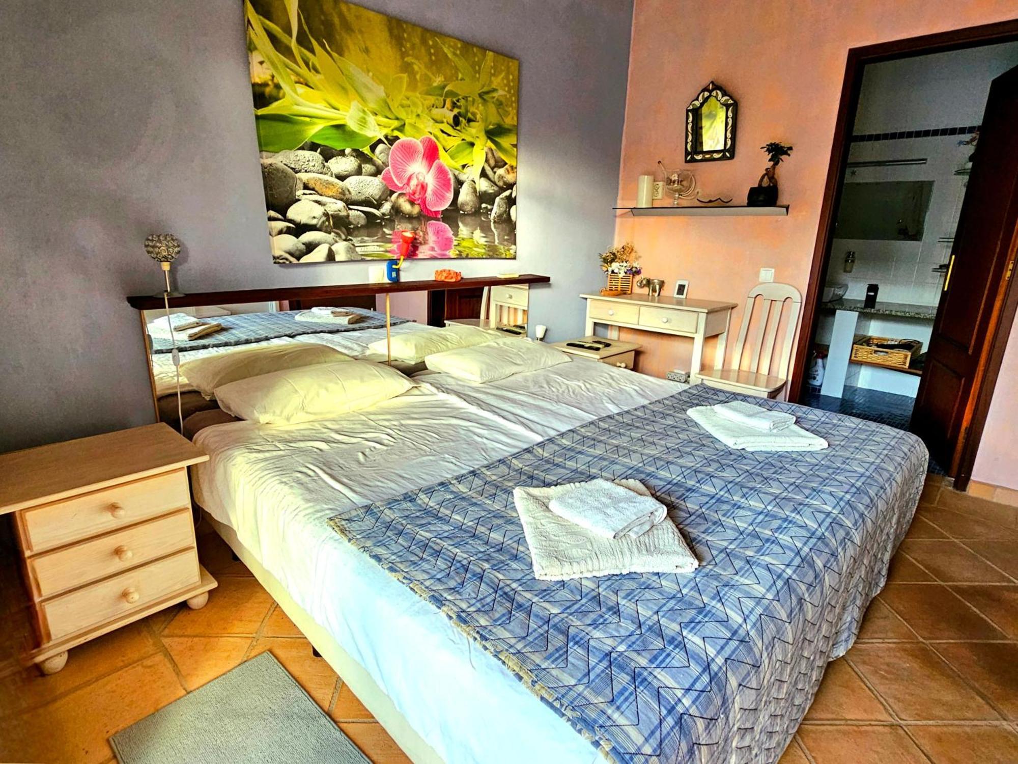 Oceanfront - 8 Rooms, 2 Kitchens With Pool, Billiard Table And Beach-volleyball Court Villa Carvoeiro (Lagoa)
