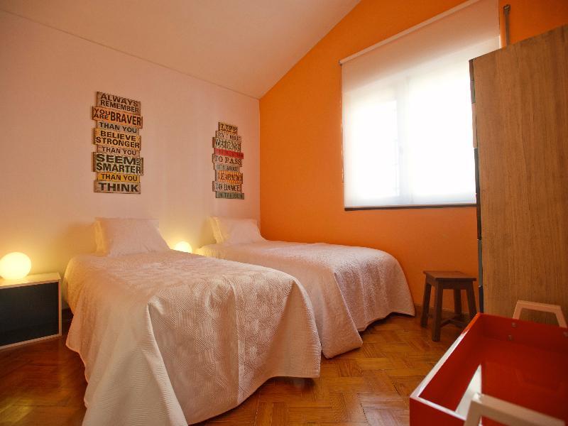 Bed & Breakfast Carcavelos Surf House