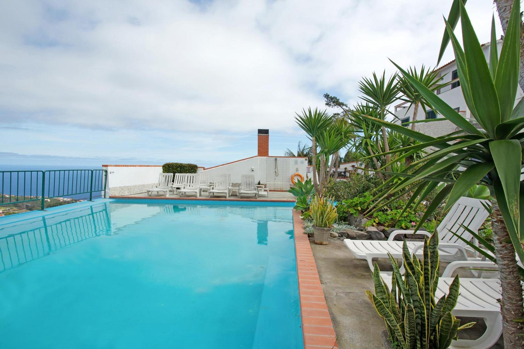 Private House Mountain * Canico (Madeira)
