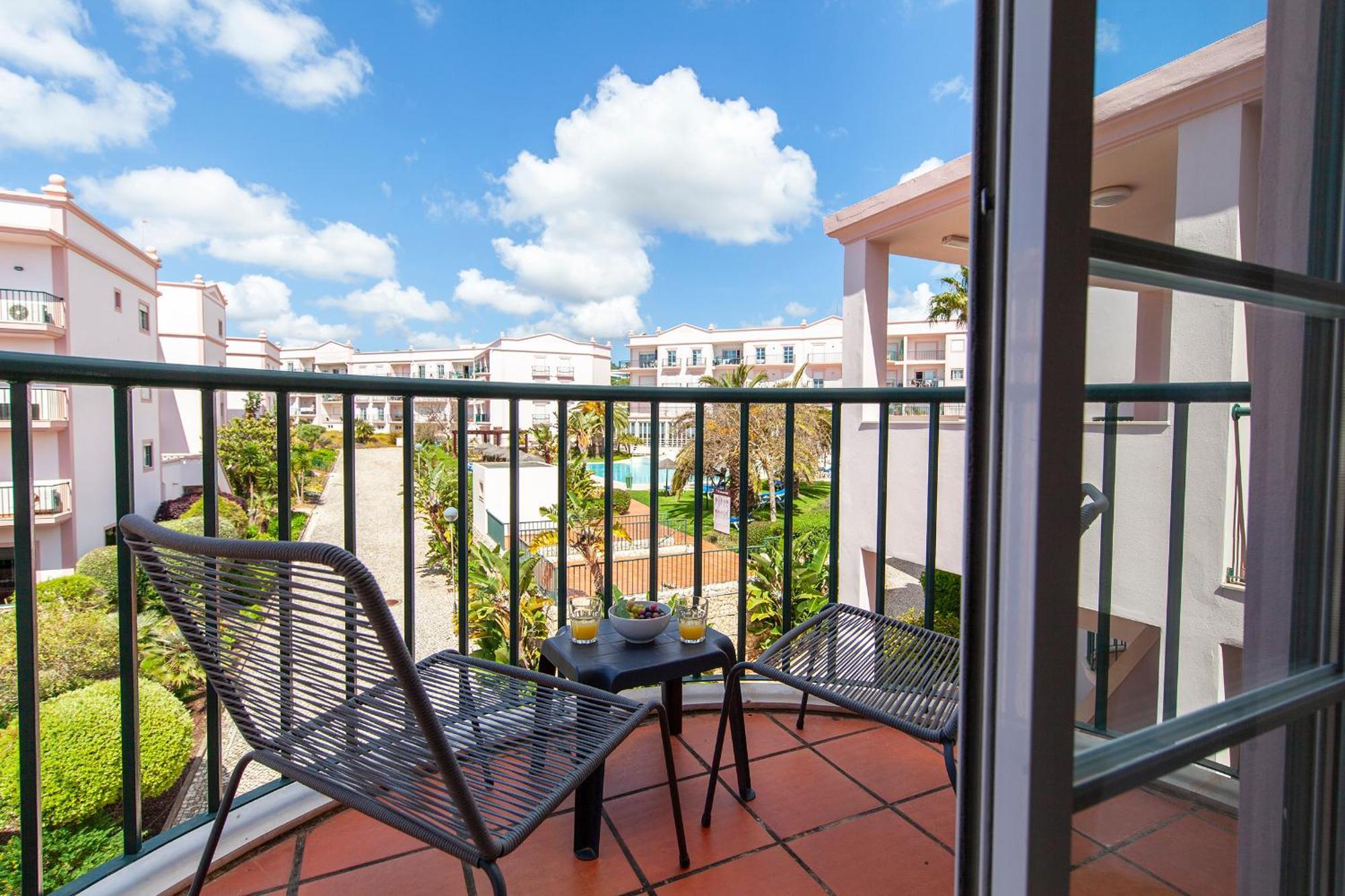 Apartment B73 - Luz Sun *