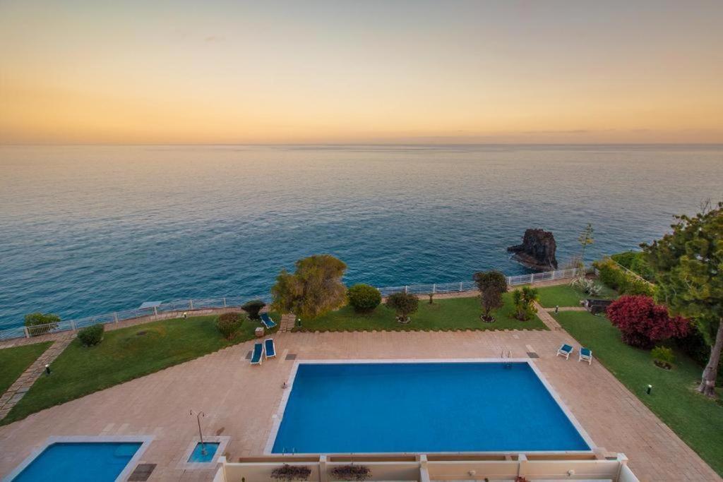 Sunny Getaway In * Funchal (Madeira)