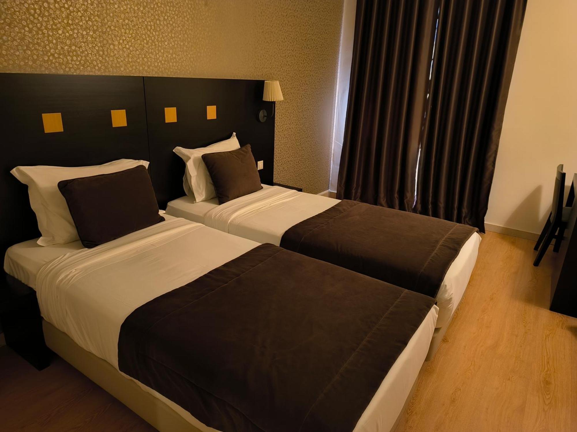 Hotel Douro Marina & 4*