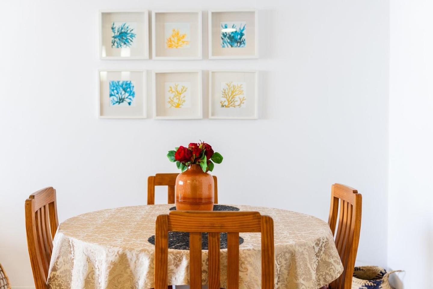 Sunny Getaway In Apartment