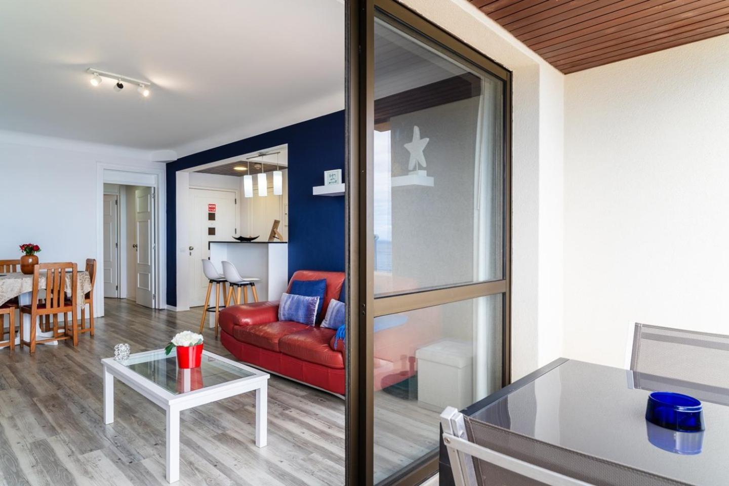 Sunny Getaway In Apartment *
