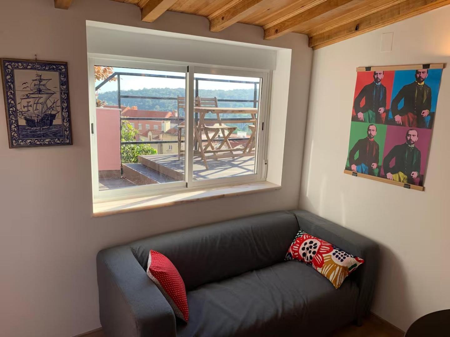Ensoleille Avec Terrasse Proche D'amoreiras *